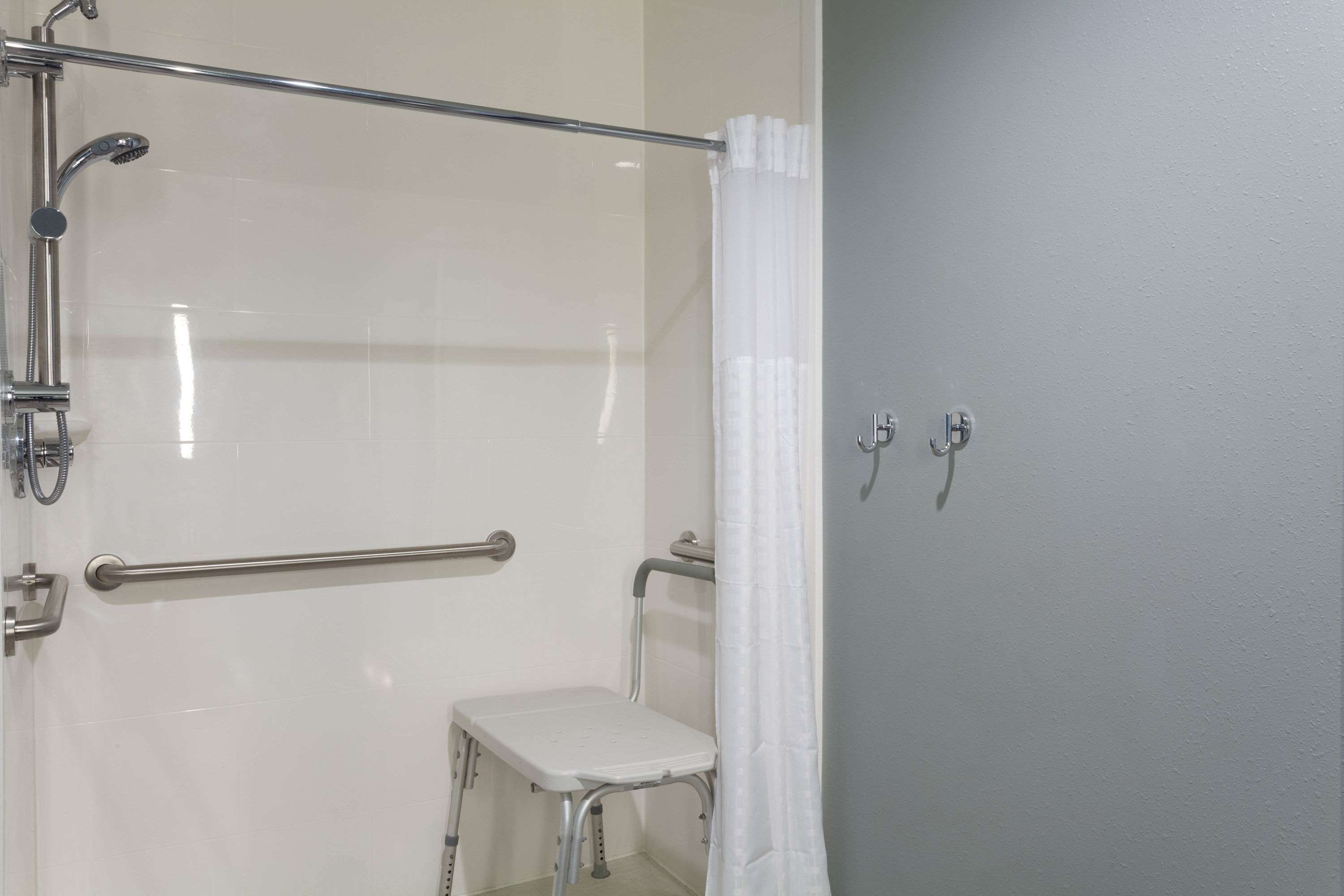La Quinta Inn & Suites by Wyndham Ft. Myers-Sanibel Gateway