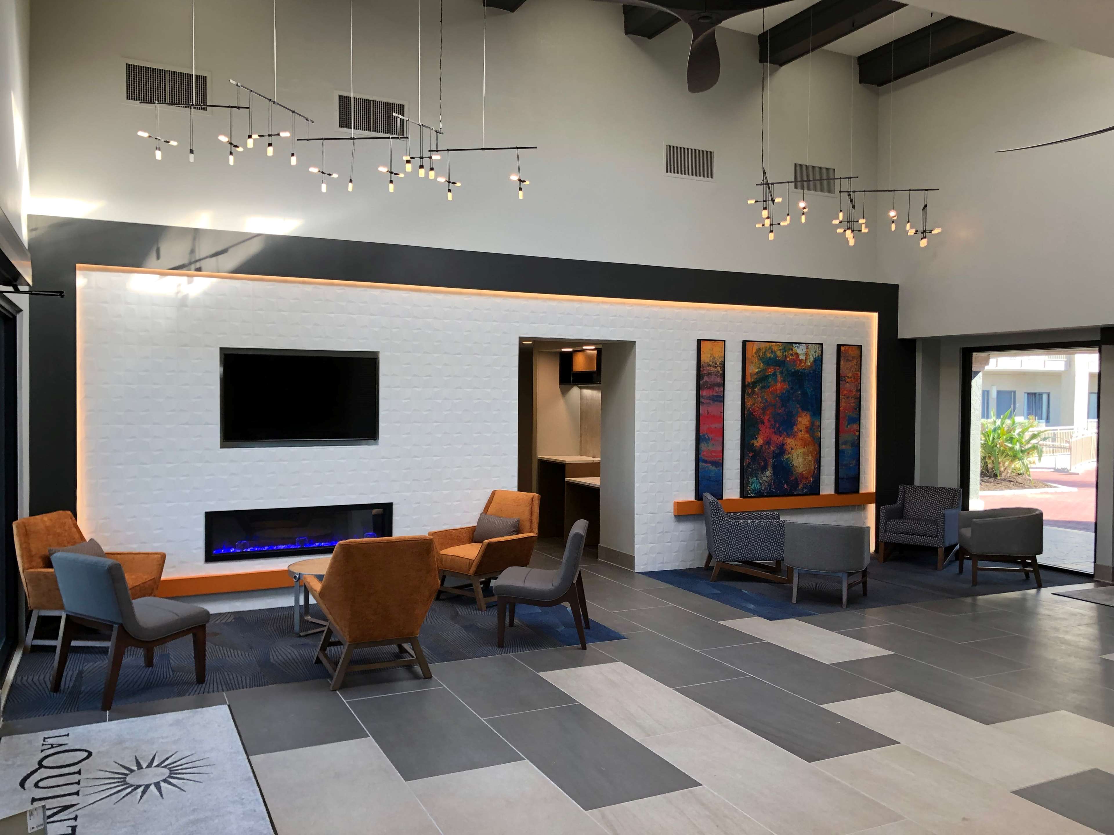 La Quinta Inn & Suites by Wyndham Ft. Myers-Sanibel Gateway