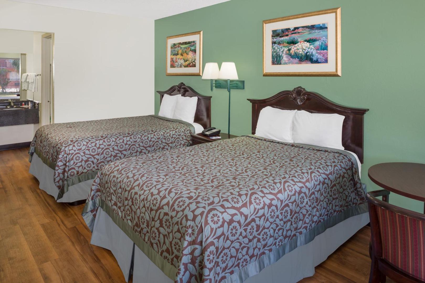 Travelodge by Wyndham Fort Myers North