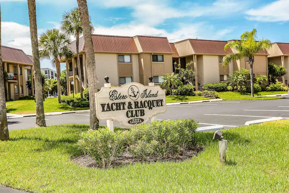 Estero Yacht & Racquet