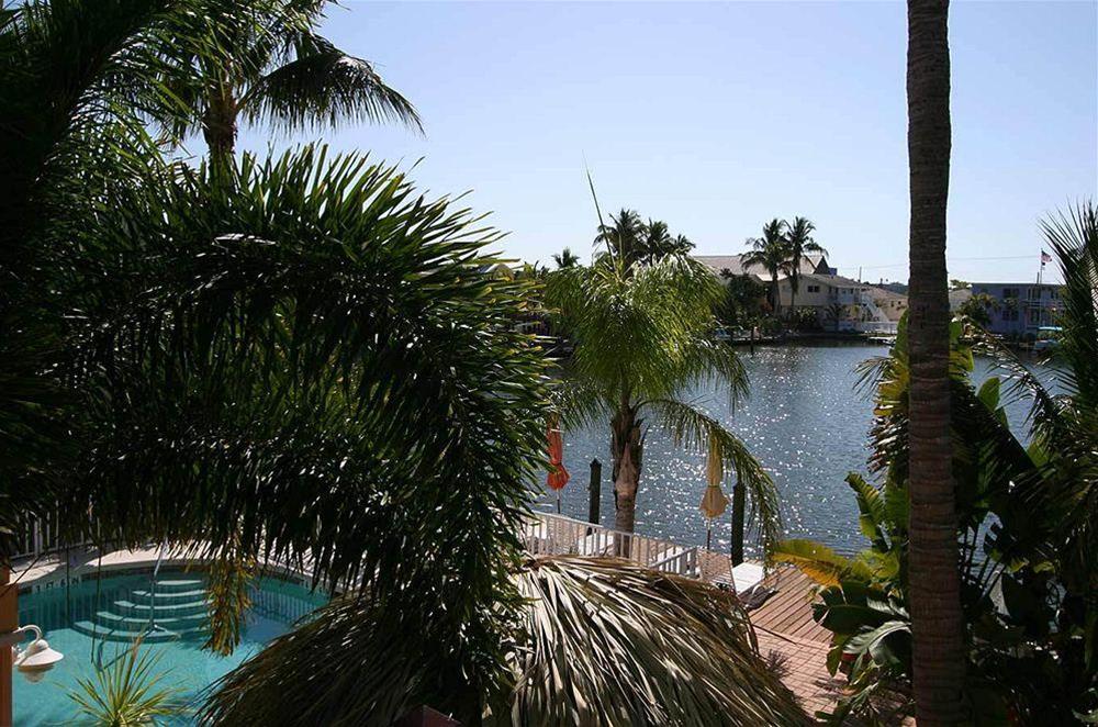 Manatee Bay Inn