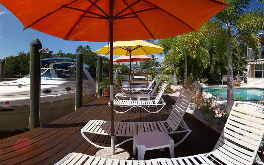 Manatee Bay Inn