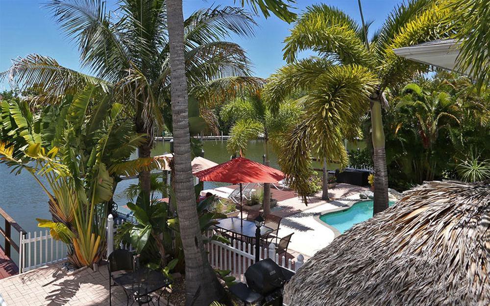 Manatee Bay Inn