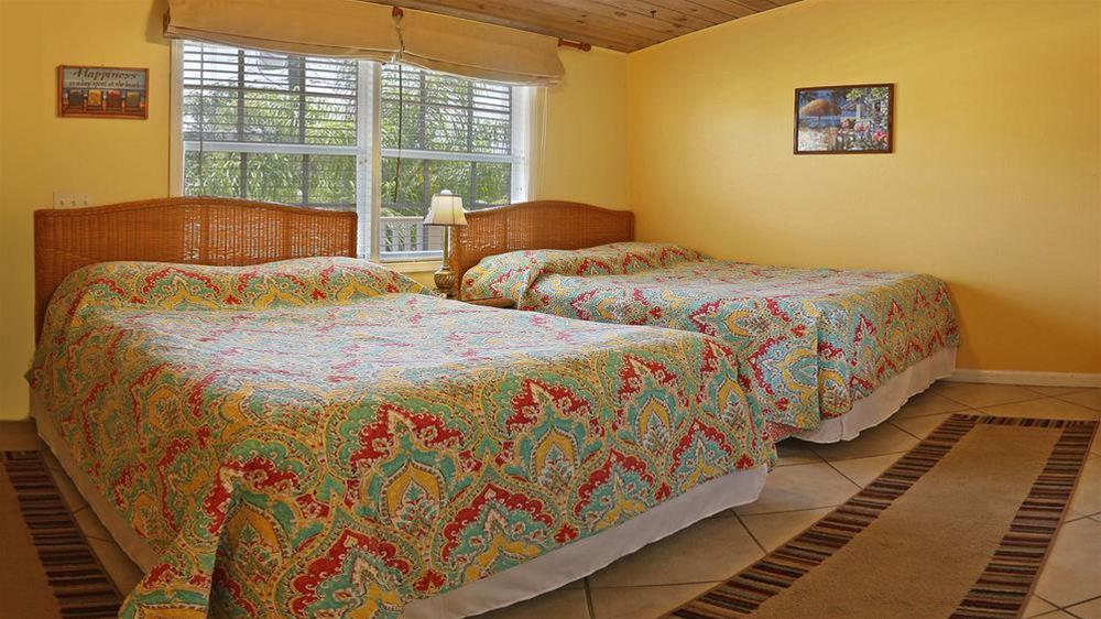 Manatee Bay Inn