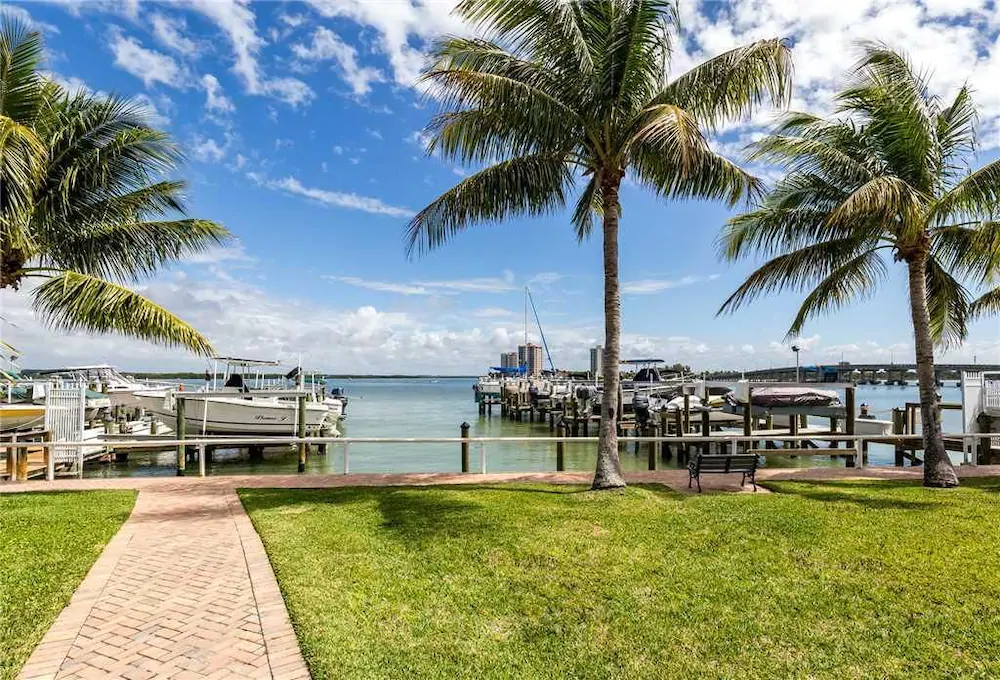 Marina Towers & Yacht Club