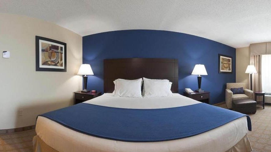 Holiday Inn Express & Suites Fort Pierce West
