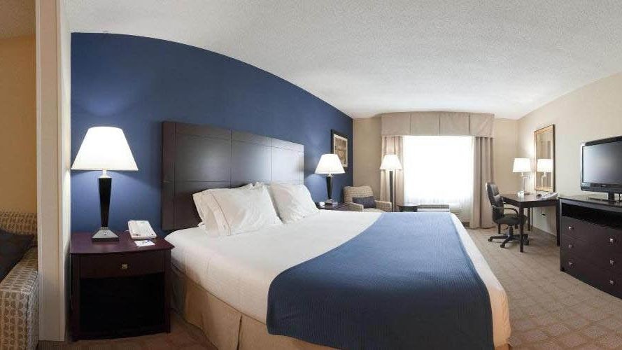 Holiday Inn Express & Suites Fort Pierce West