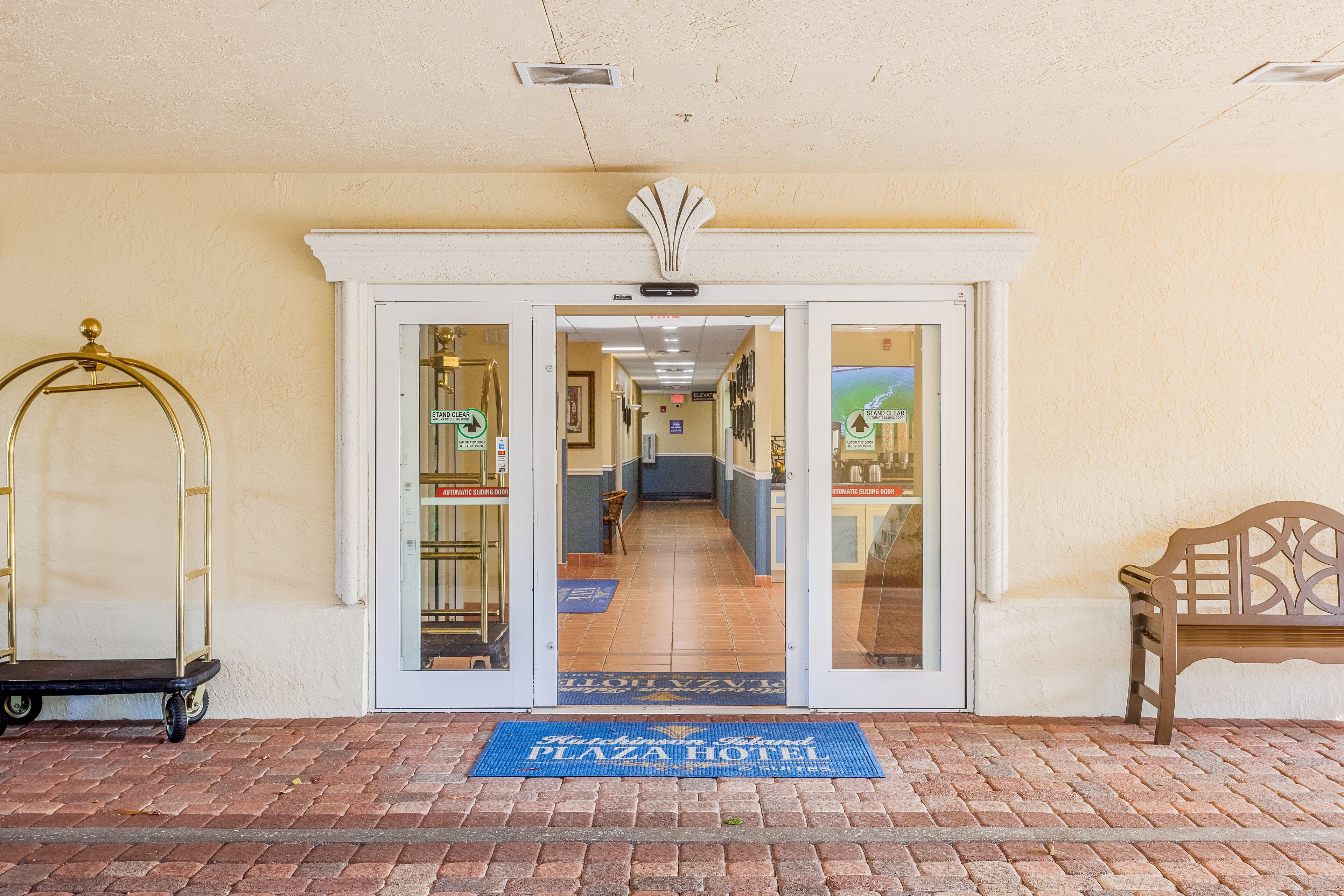 Hutchinson Island Plaza Hotel & Suites
