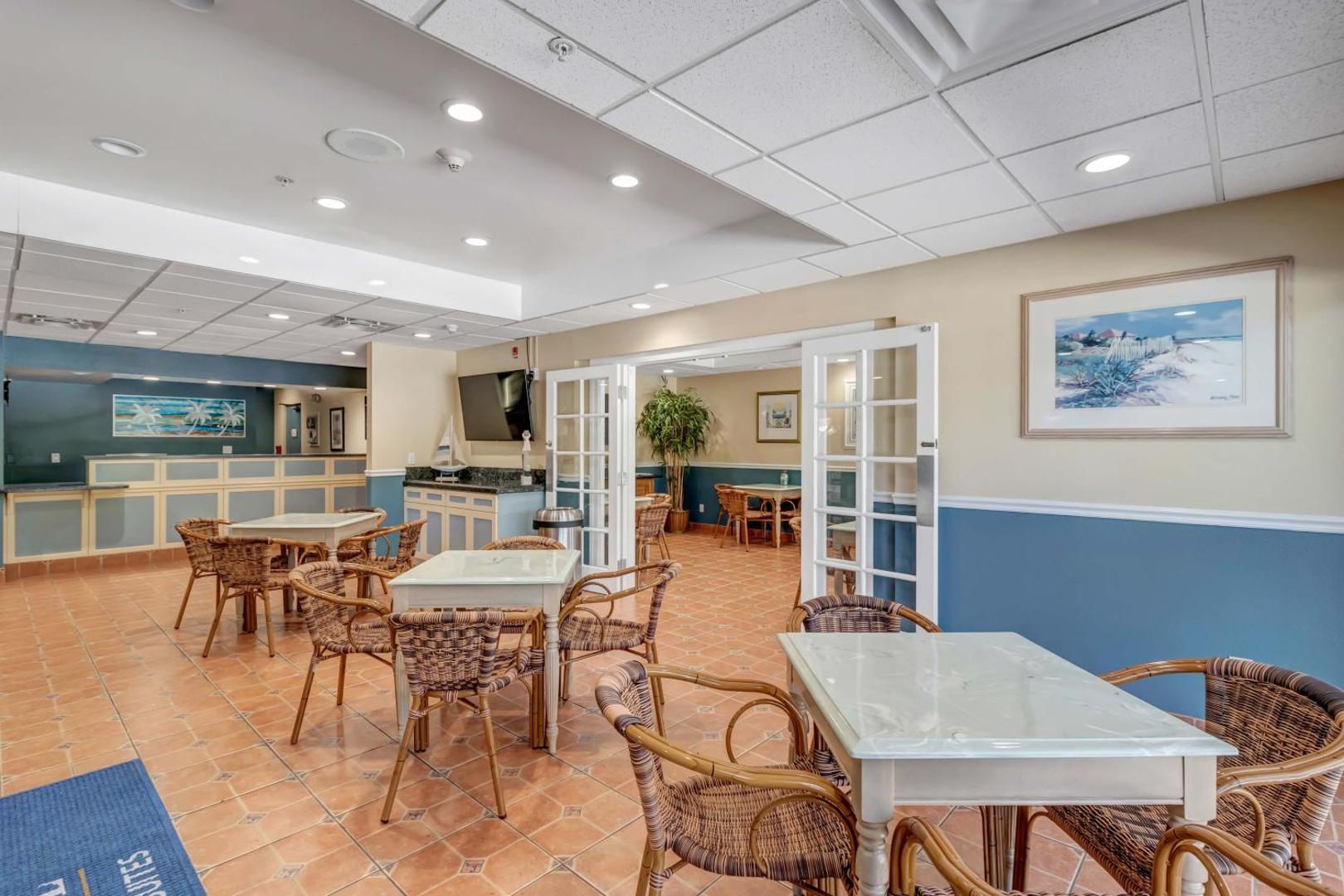 Hutchinson Island Plaza Hotel & Suites