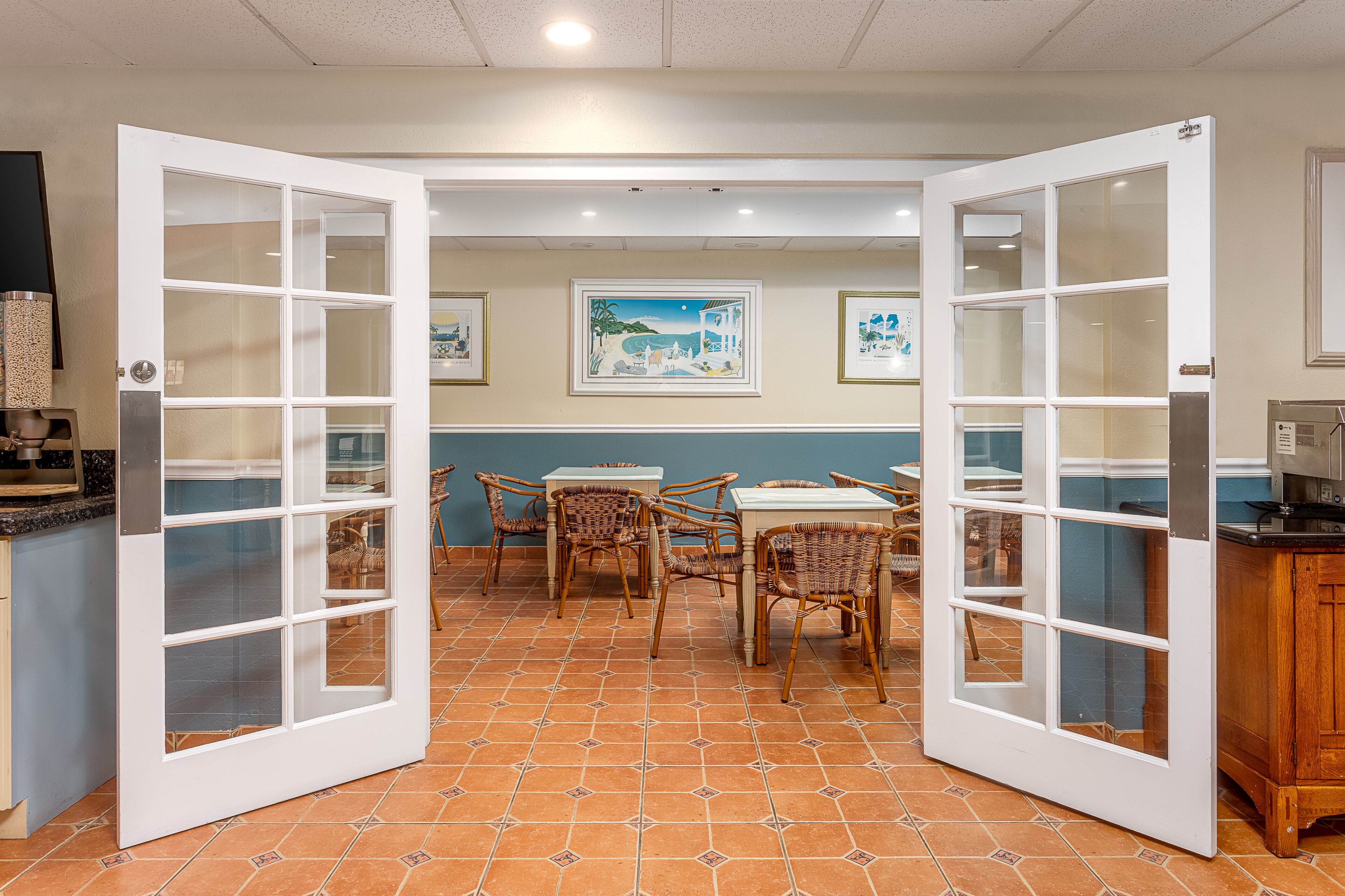 Hutchinson Island Plaza Hotel & Suites