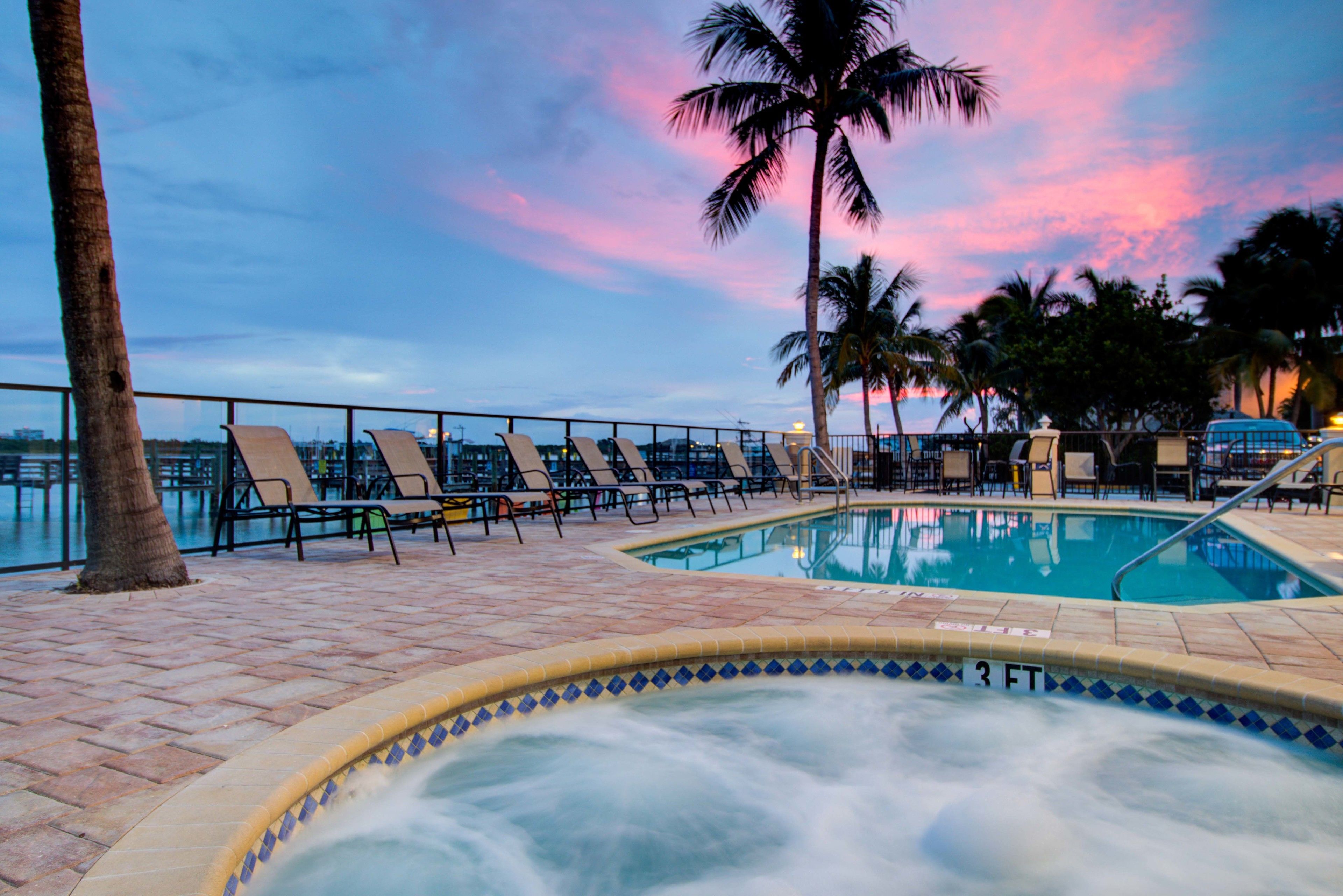 Hutchinson Island Plaza Hotel & Suites