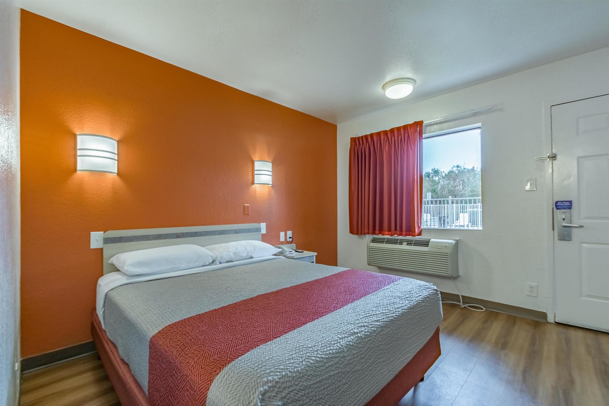 Motel 6 Fort Pierce