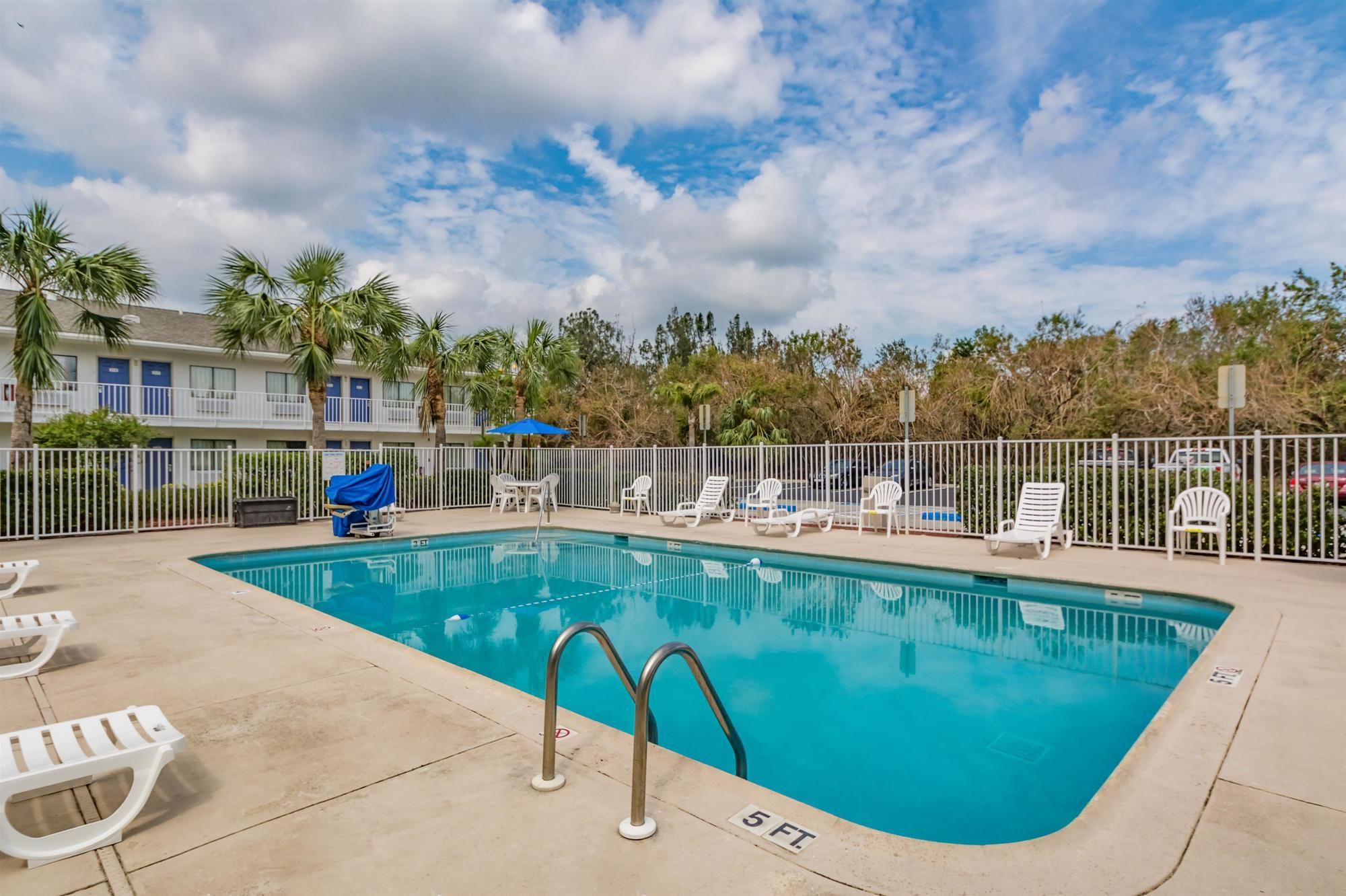 Motel 6 Fort Pierce
