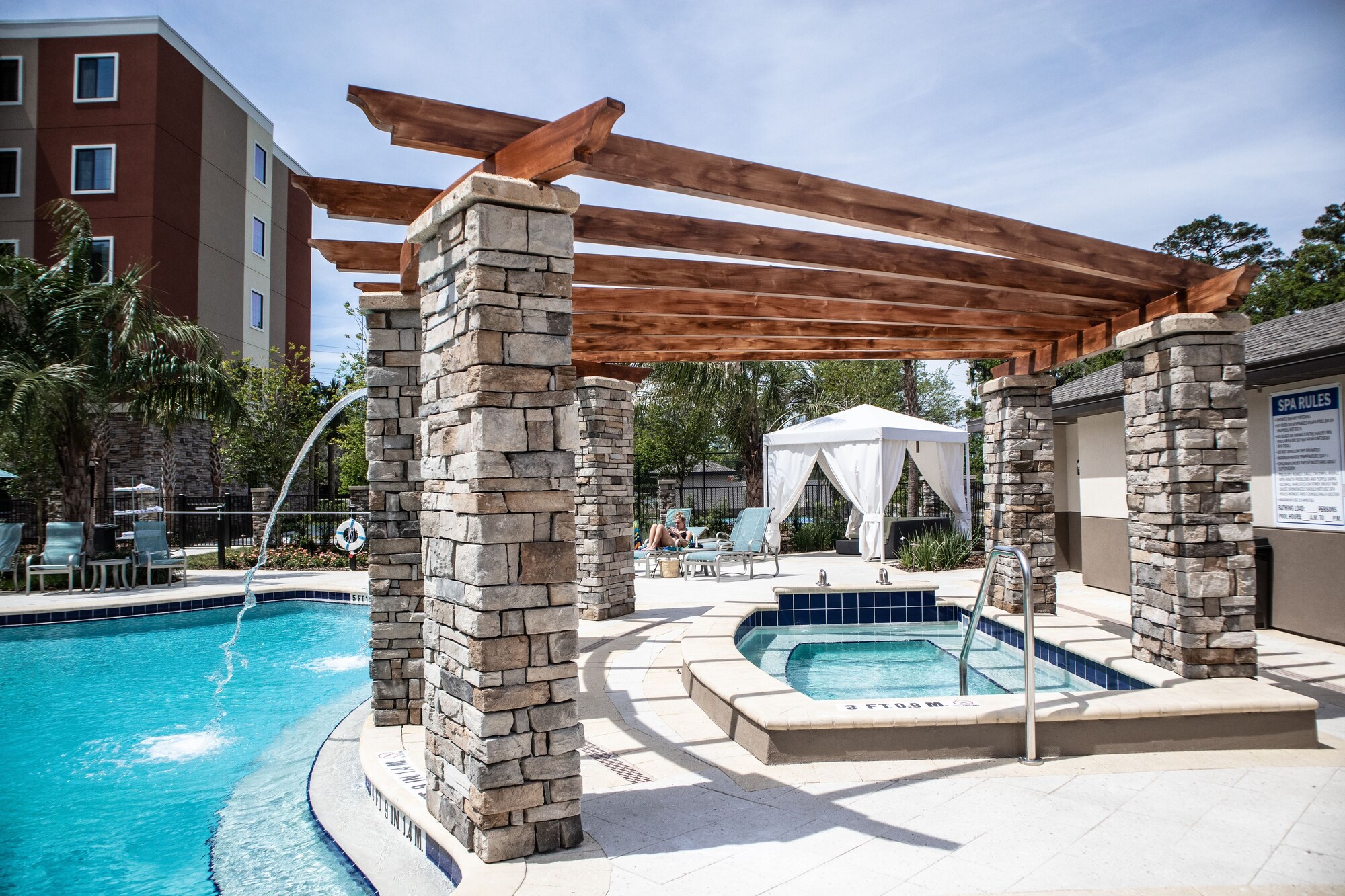 Holiday Inn Express & Suites Gainesville I-75