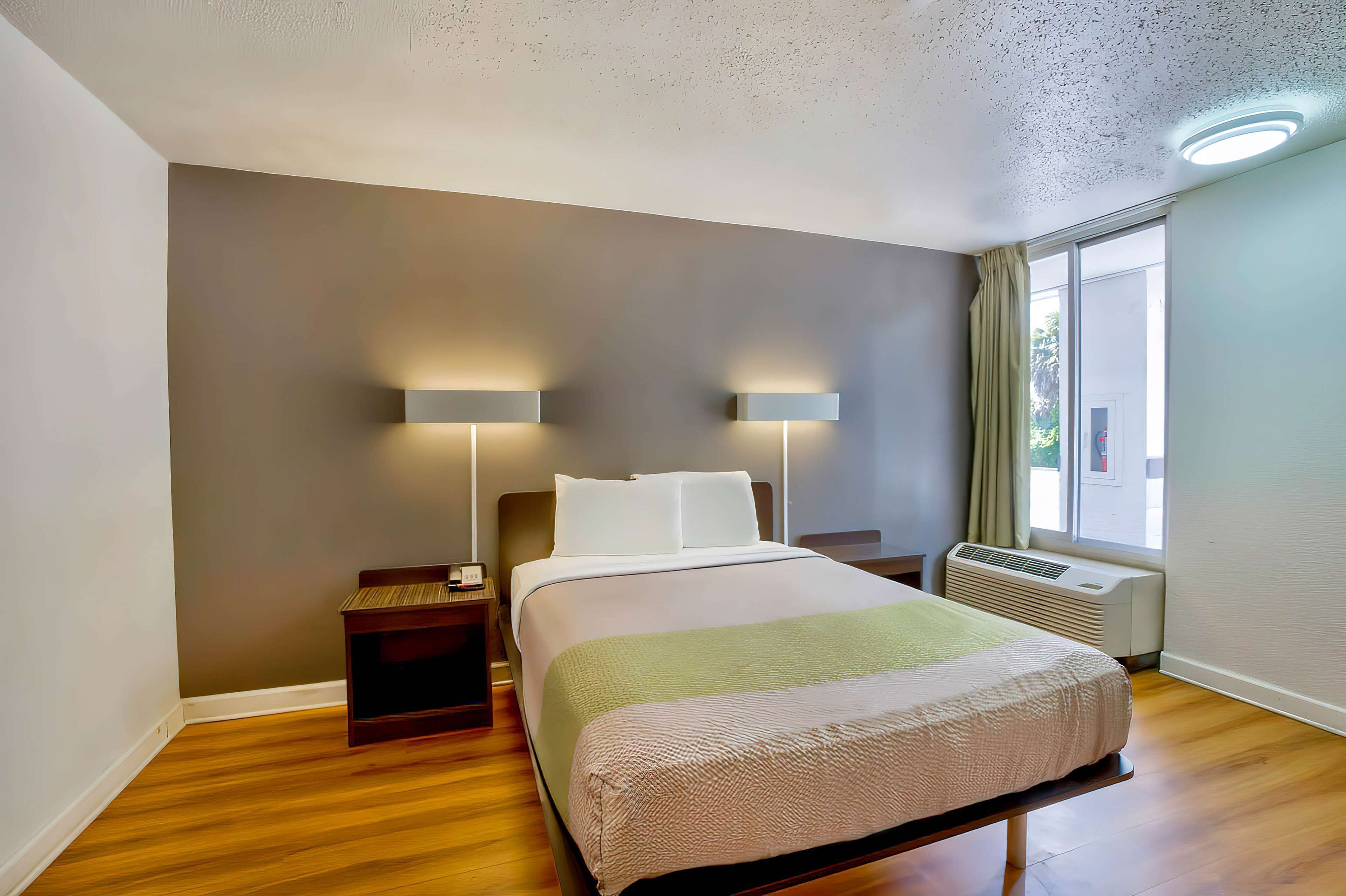 Studio 6 Gainesville, FL