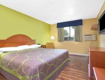 Super 8 by Wyndham Gainesville