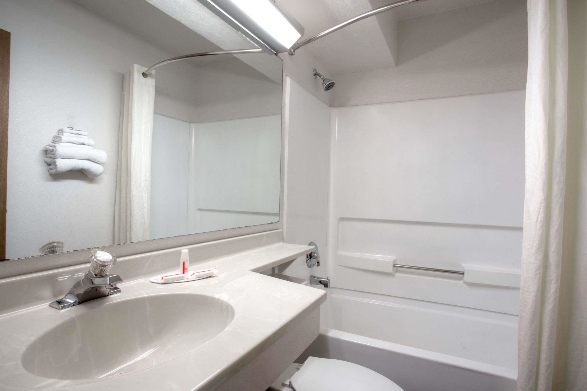 Super 8 by Wyndham Gainesville