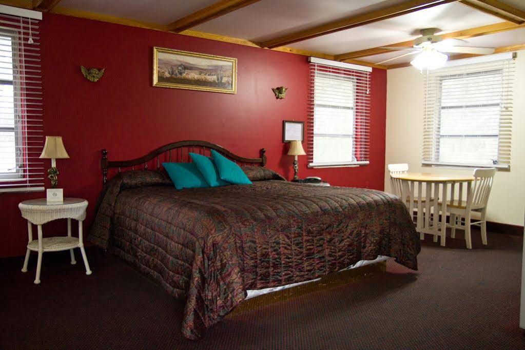 High Springs Country Inn