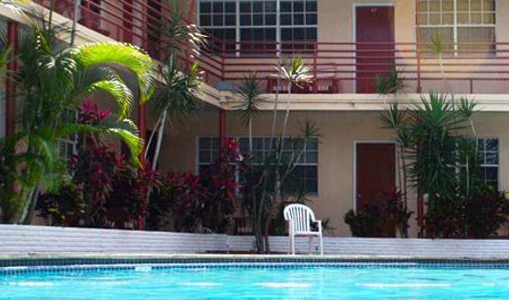 Beach & Town Motel