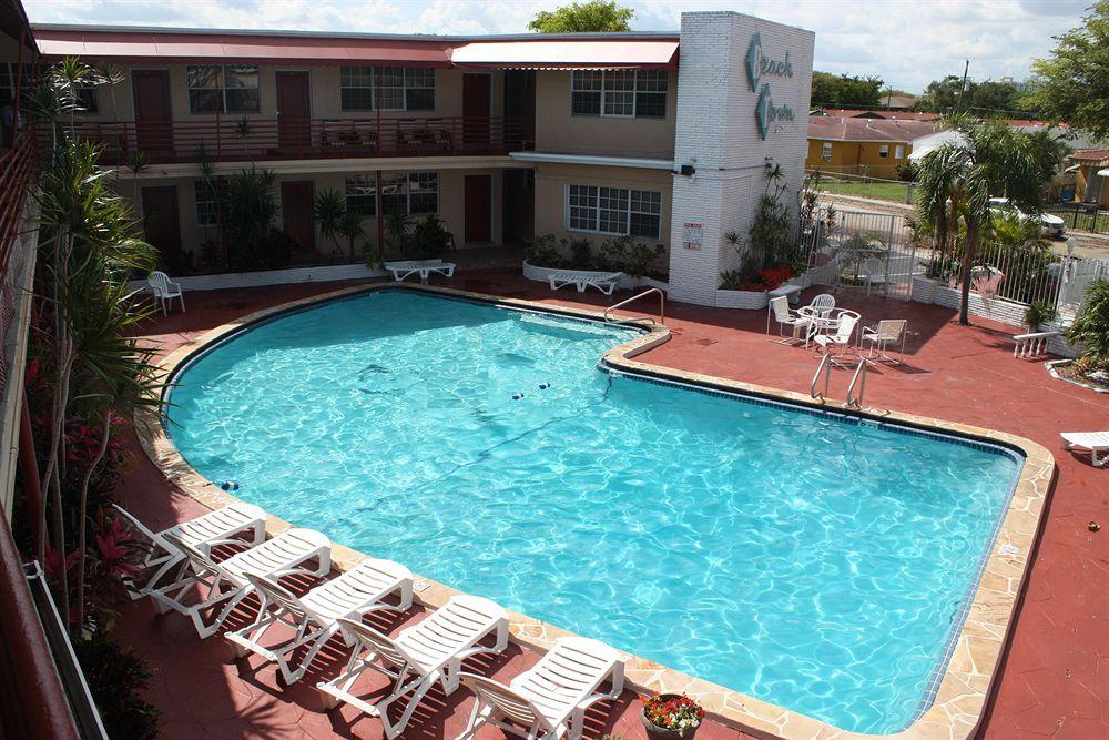 Beach & Town Motel