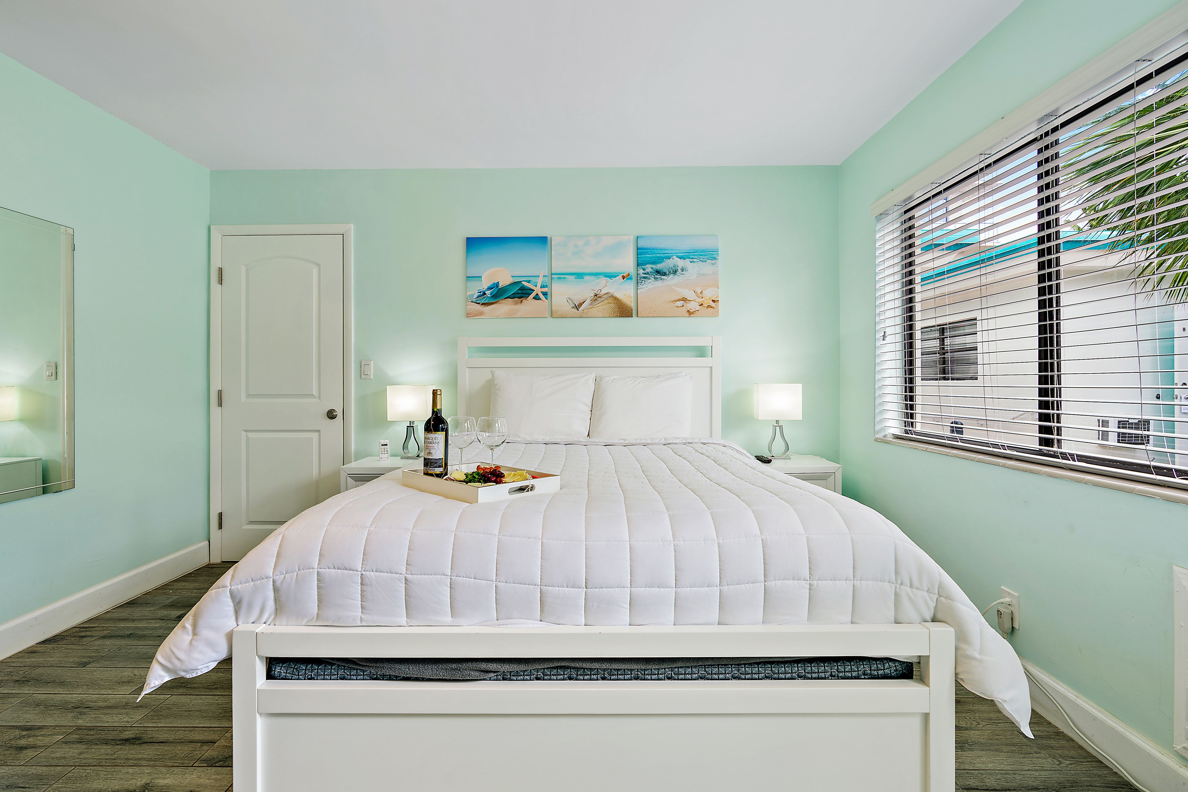 Hollywood Beachside Boutique Suites