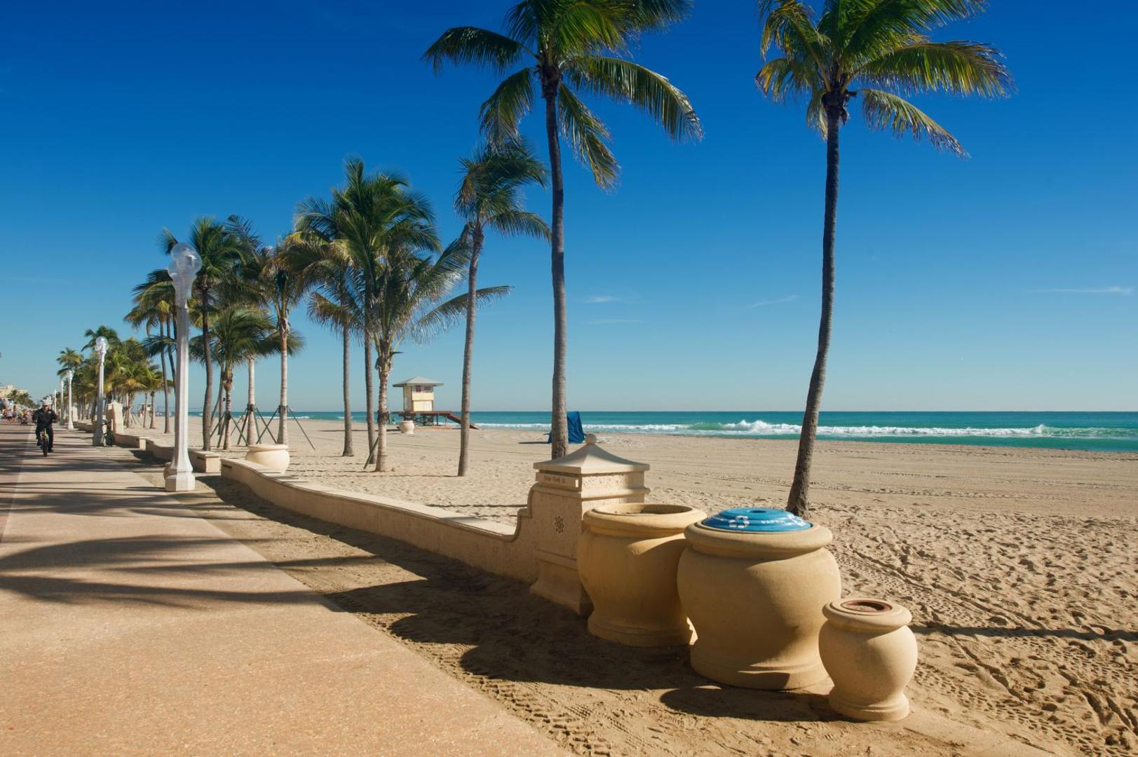 Hollywood Beachside Boutique Suites