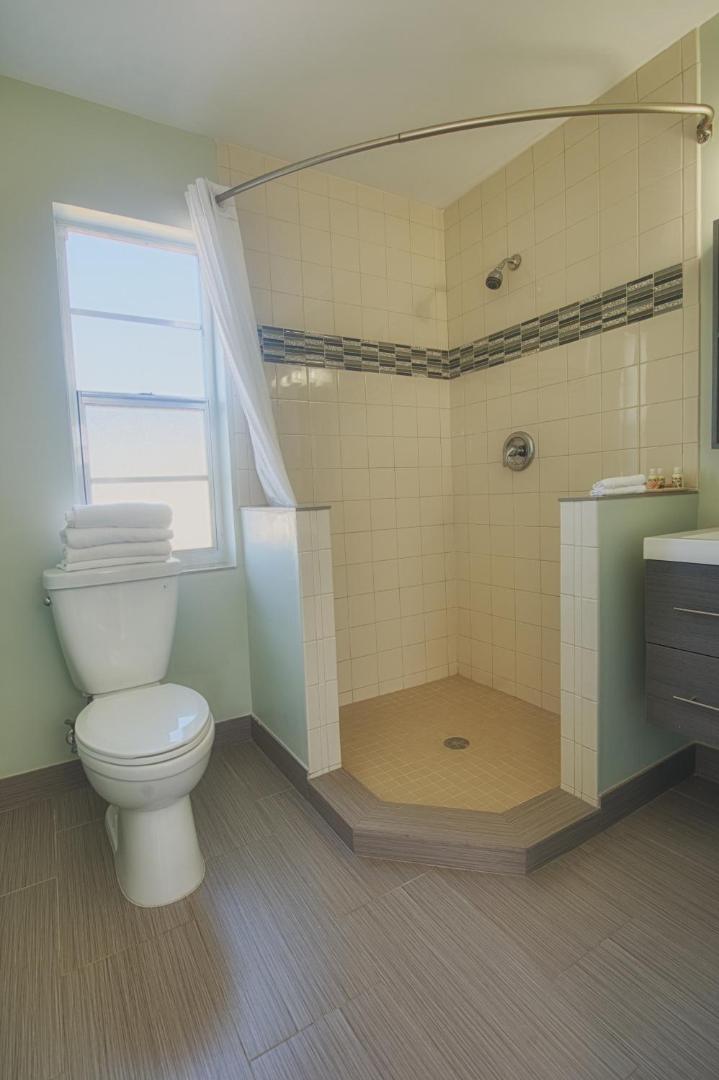 Hollywood Beachside Boutique Suites