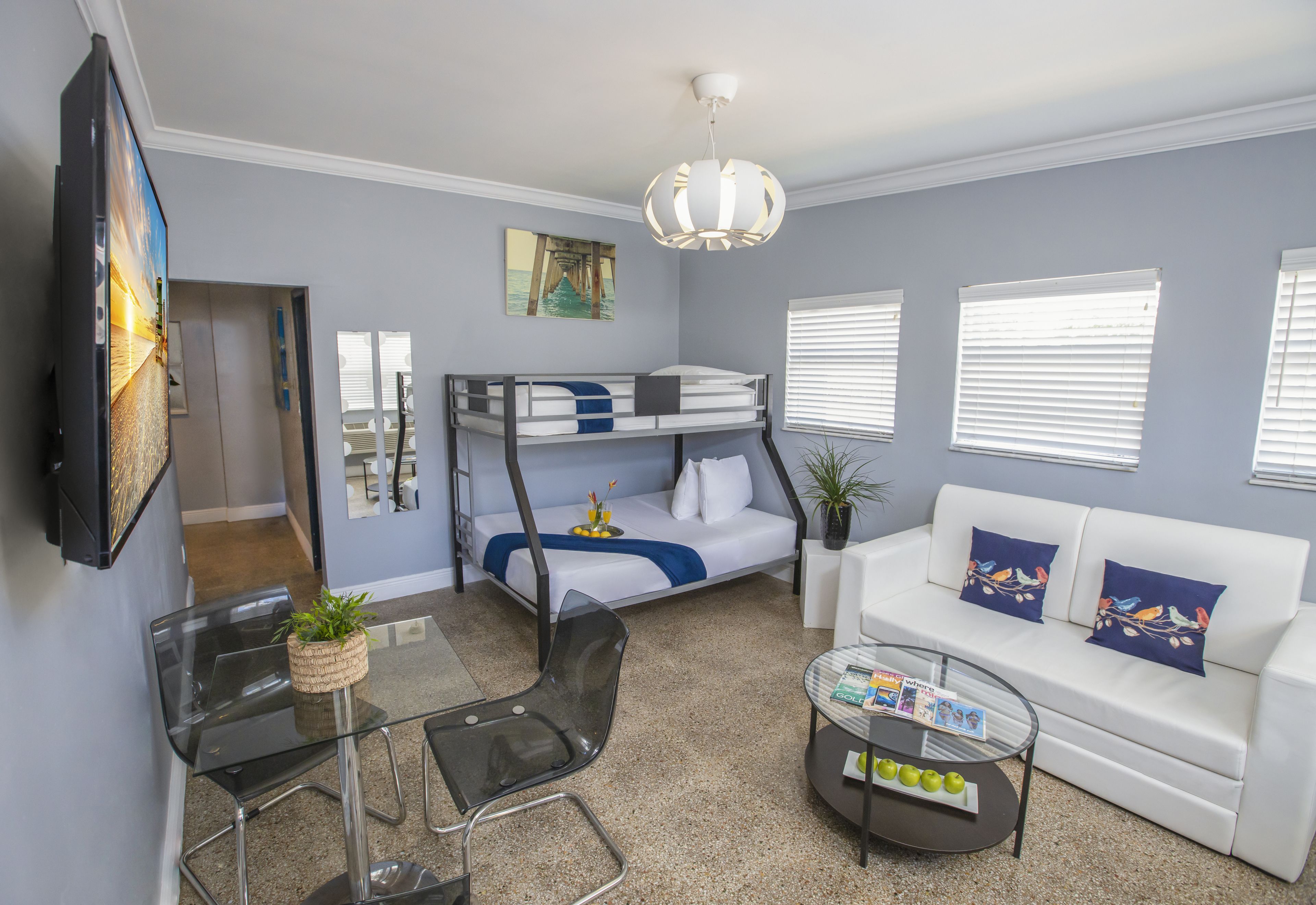 Hollywood Beach Suites Hotel