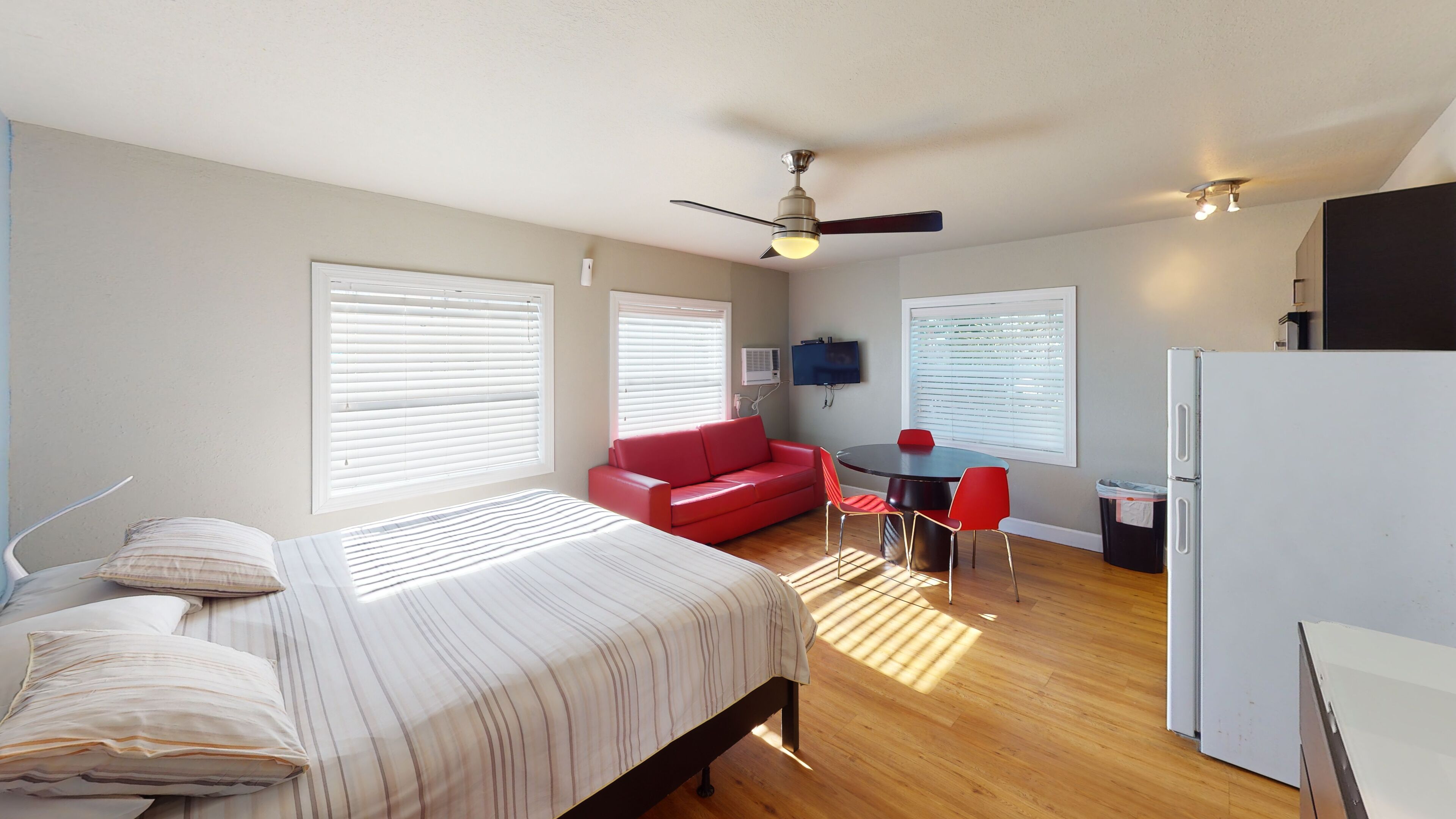 Sun Beach Inn