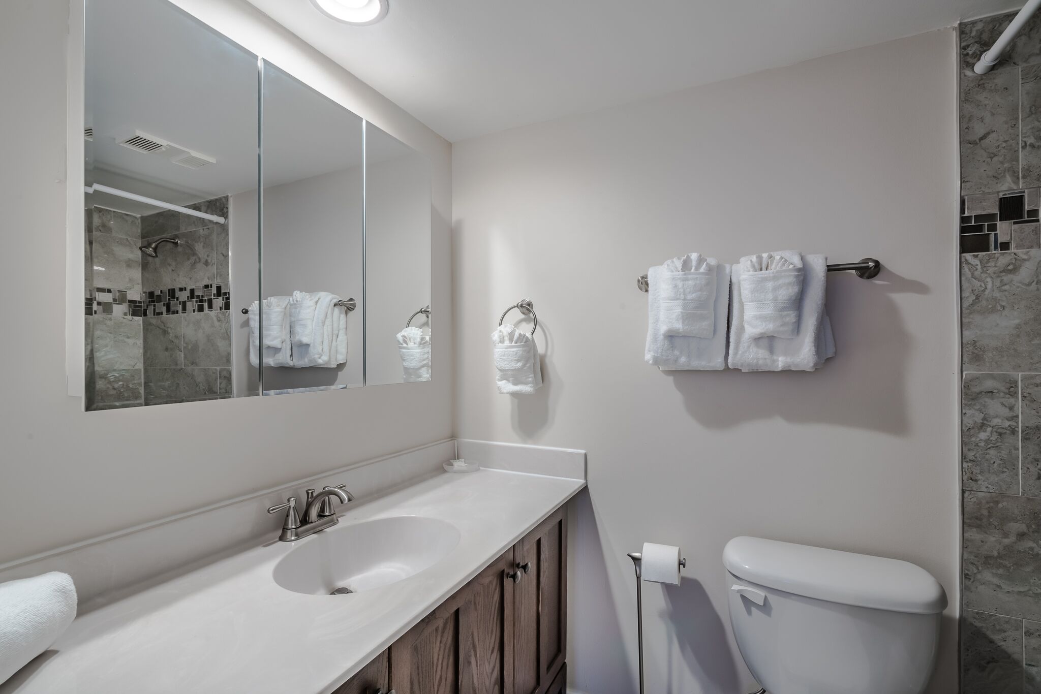 Bayshore Yacht & Tennis Club Luxury Condominiums