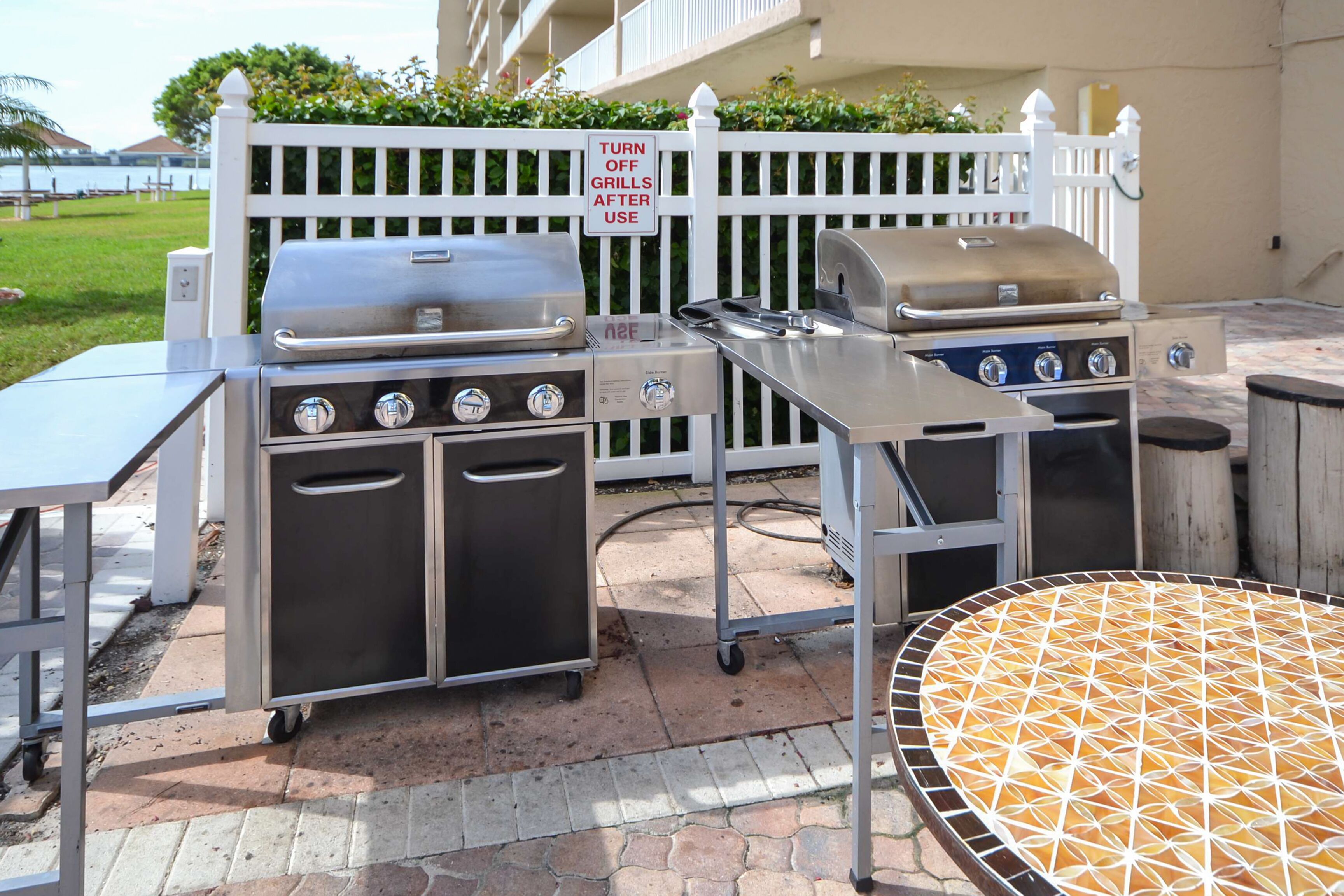 Bayshore Yacht & Tennis Club Luxury Condominiums