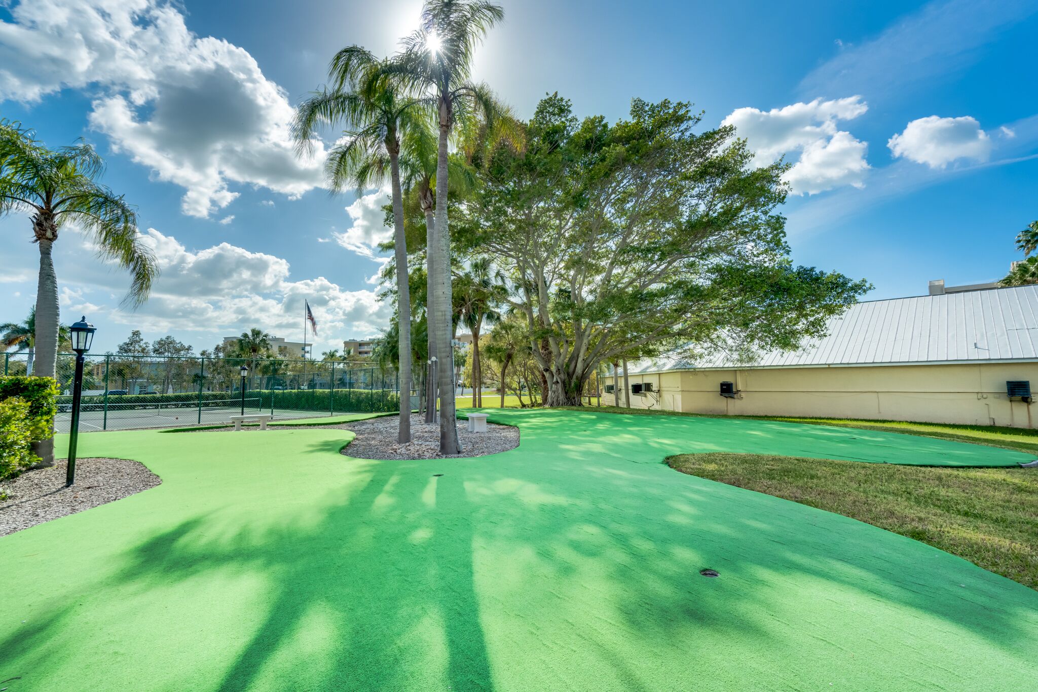 Bayshore Yacht & Tennis Club Luxury Condominiums