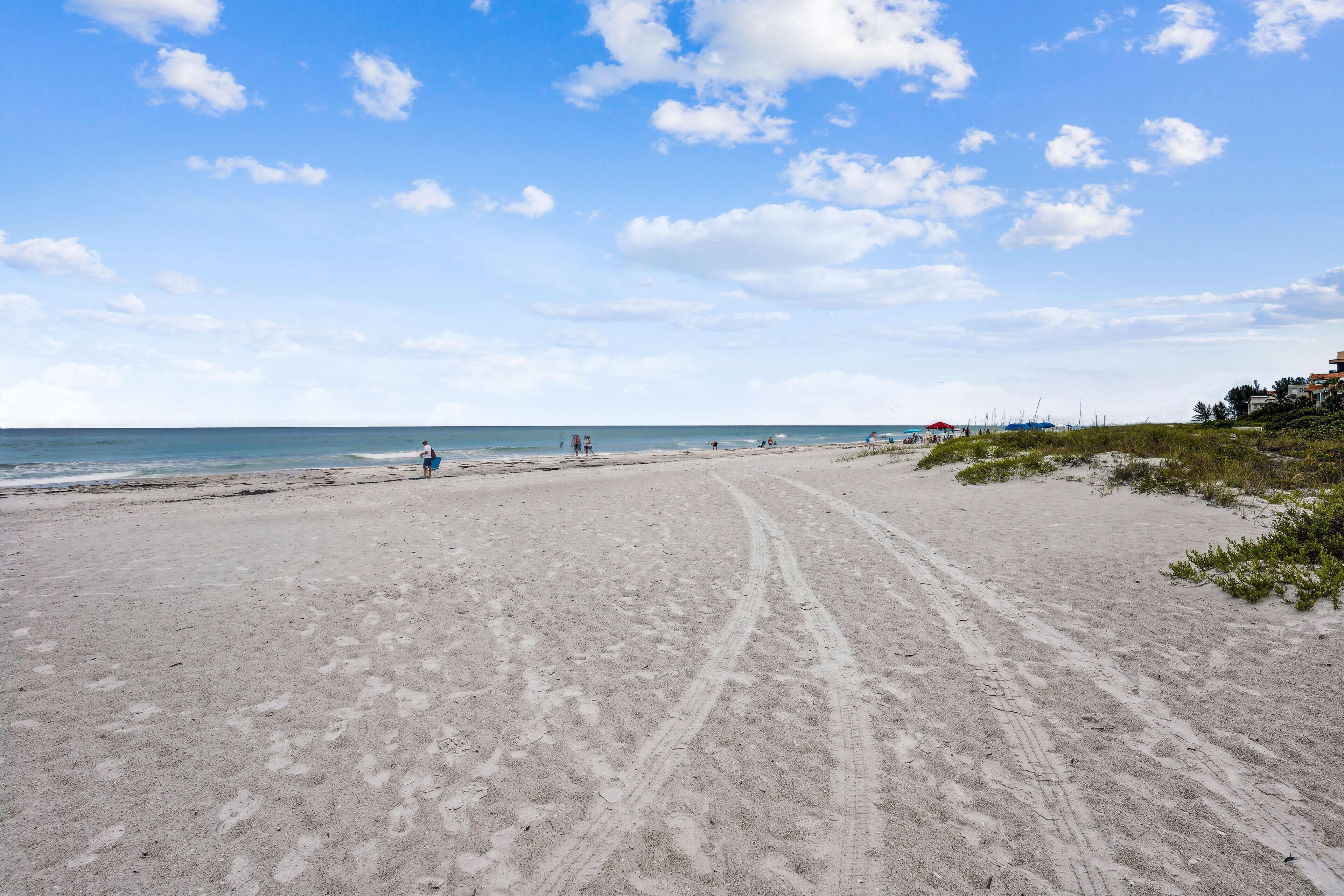 Bayshore Yacht & Tennis Club Luxury Condominiums