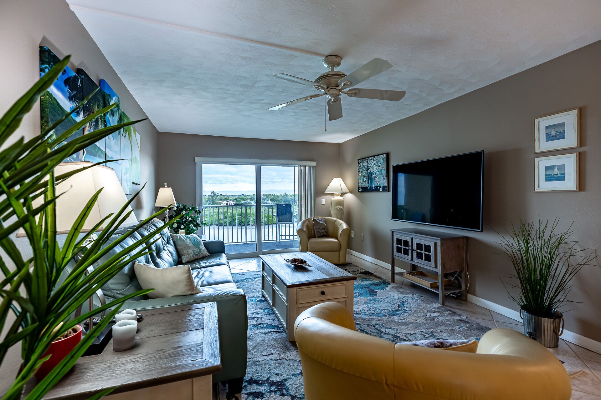 Bayshore Yacht & Tennis Club Luxury Condominiums