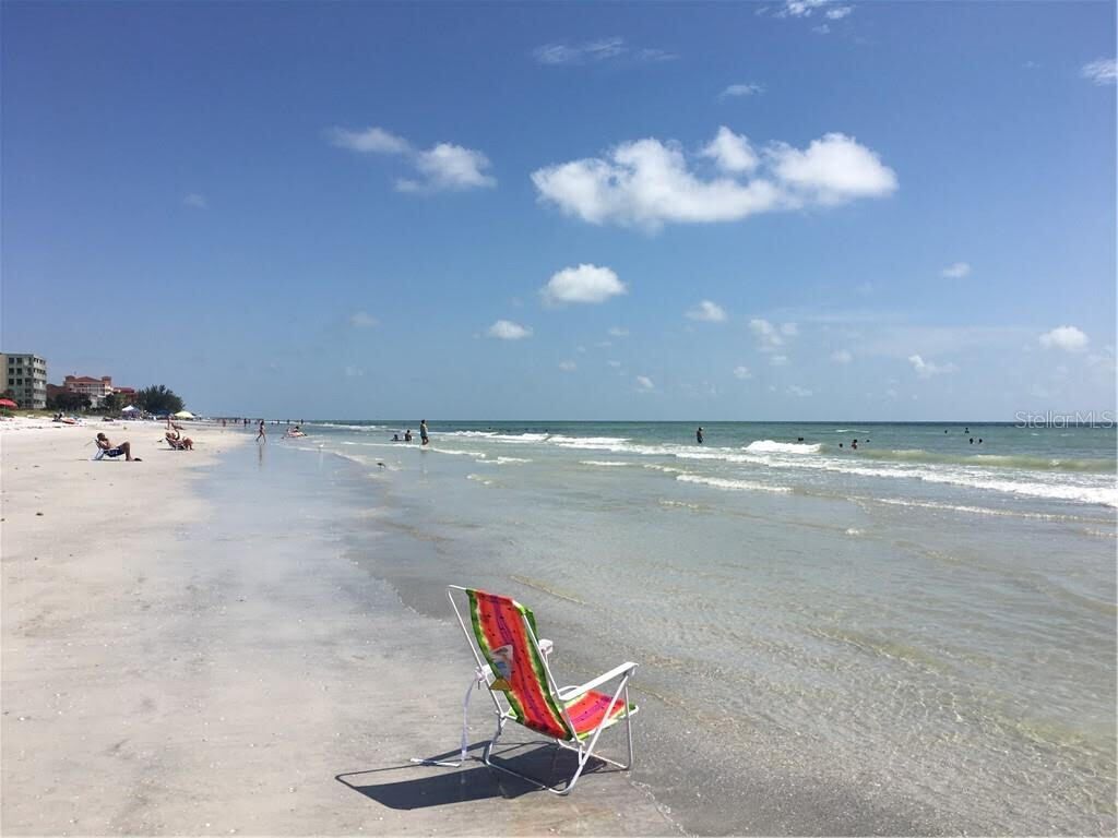 Bayshore Yacht & Tennis Club Luxury Condominiums