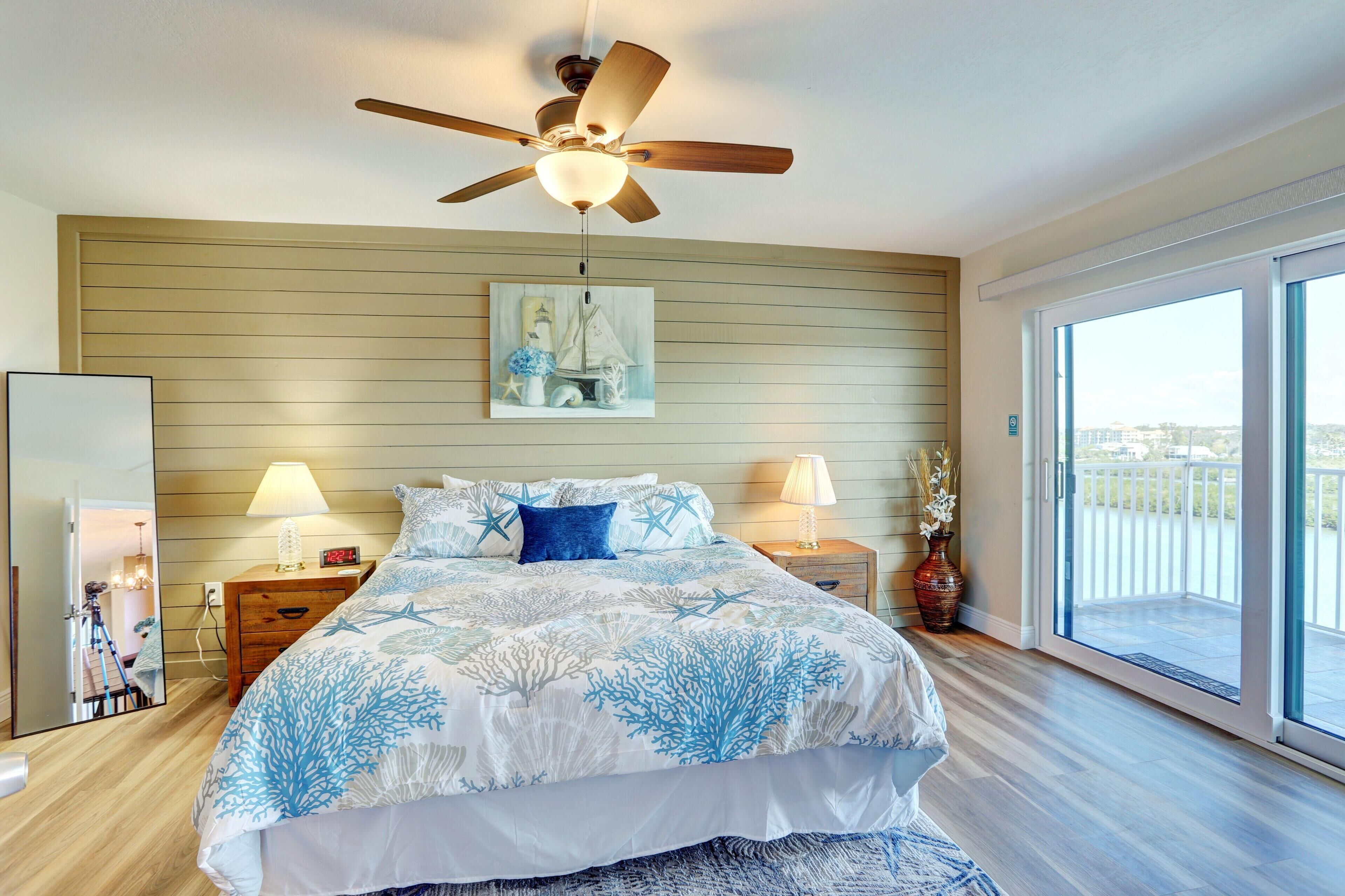Bayshore Yacht & Tennis Club Luxury Condominiums