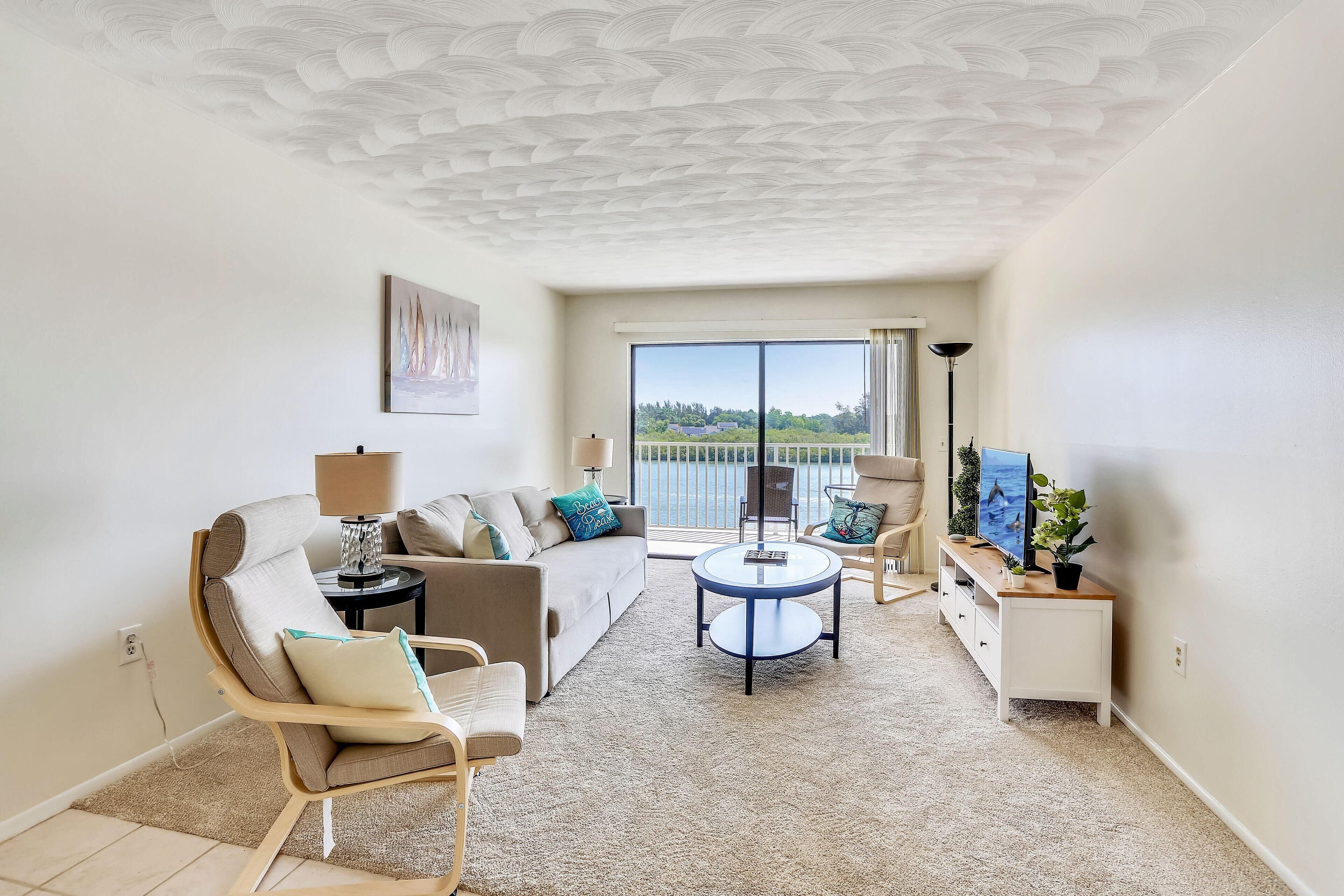 Bayshore Yacht & Tennis Club Luxury Condominiums