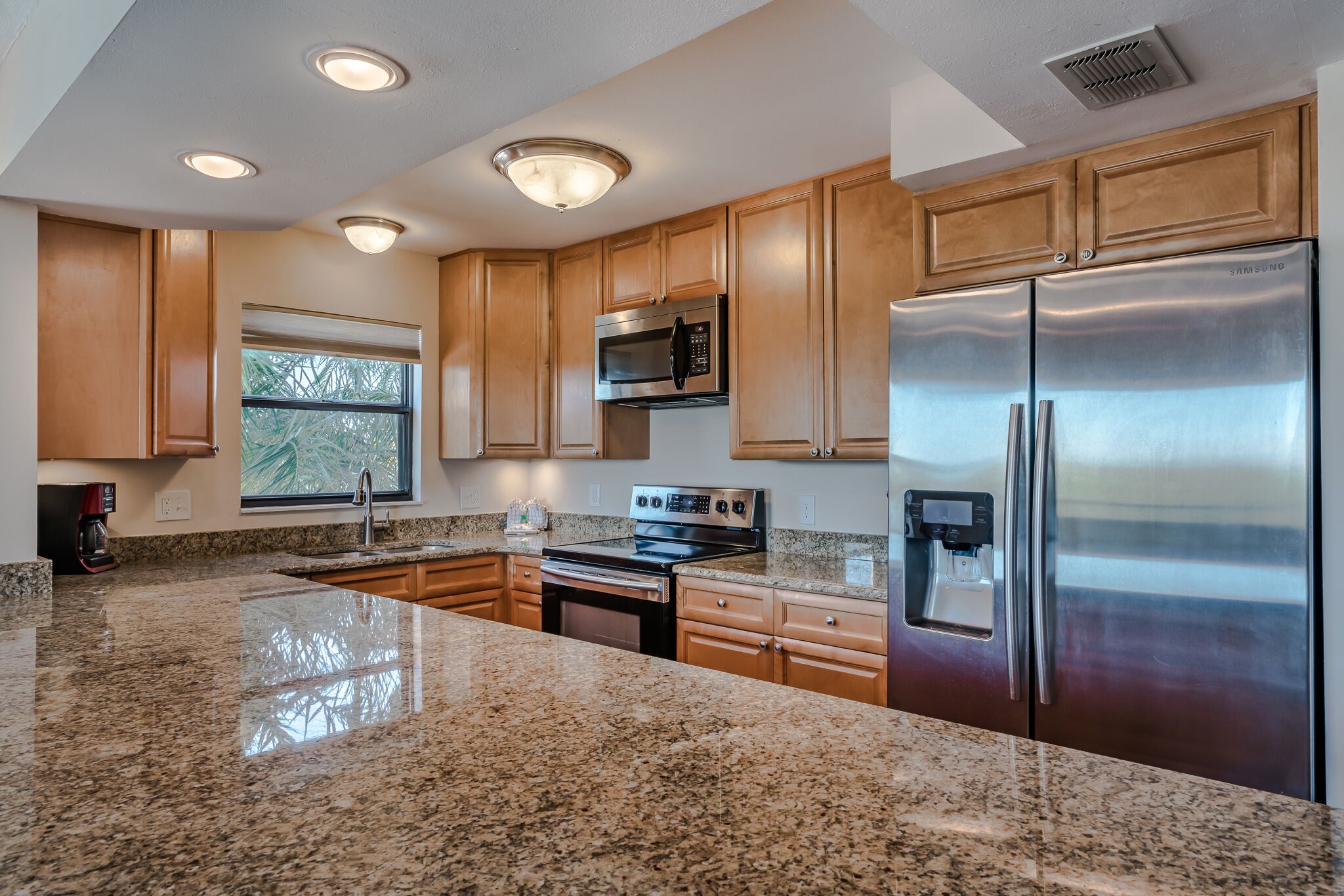 Bayshore Yacht & Tennis Club Luxury Condominiums
