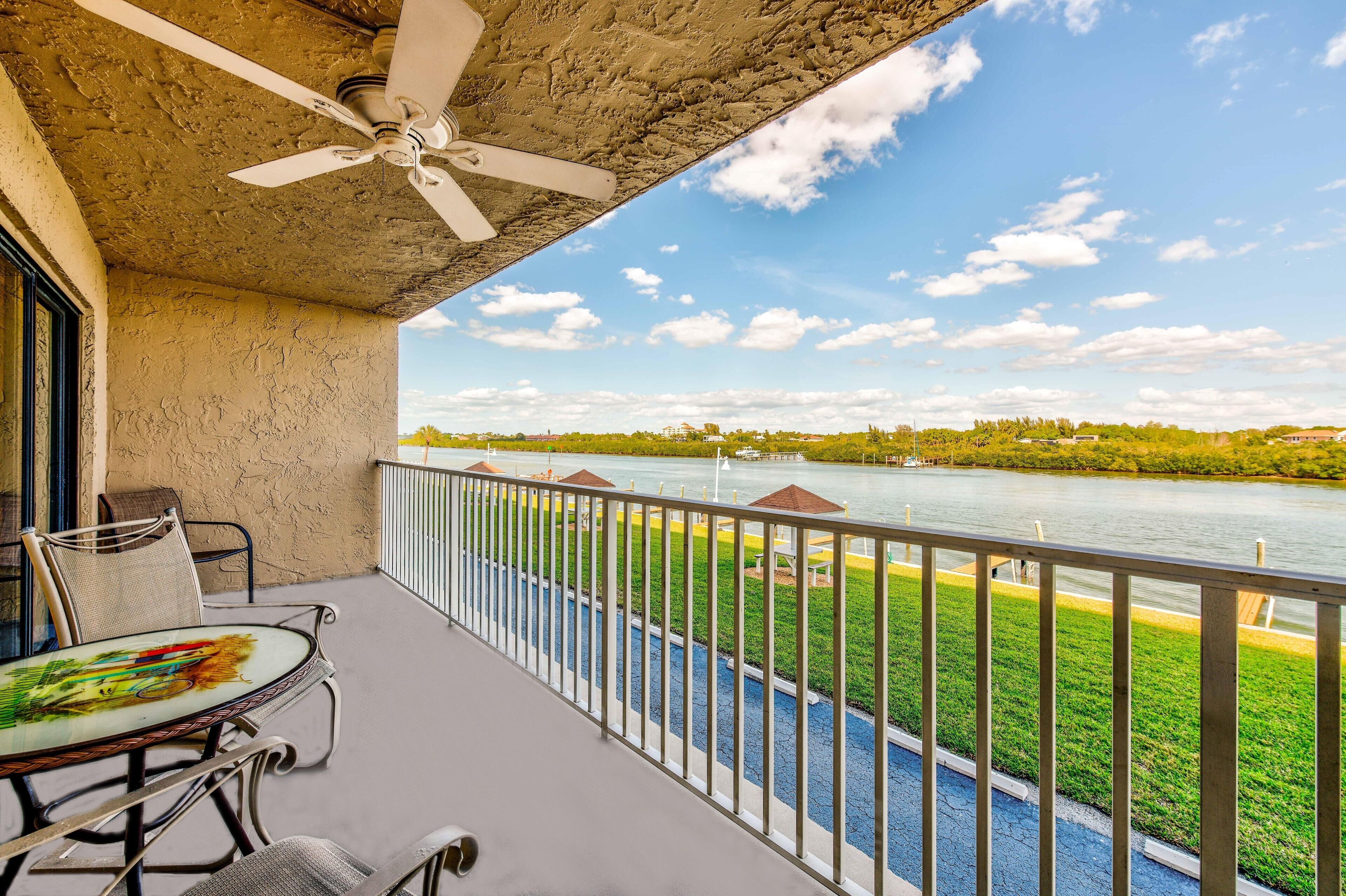 Bayshore Yacht & Tennis Club Luxury Condominiums
