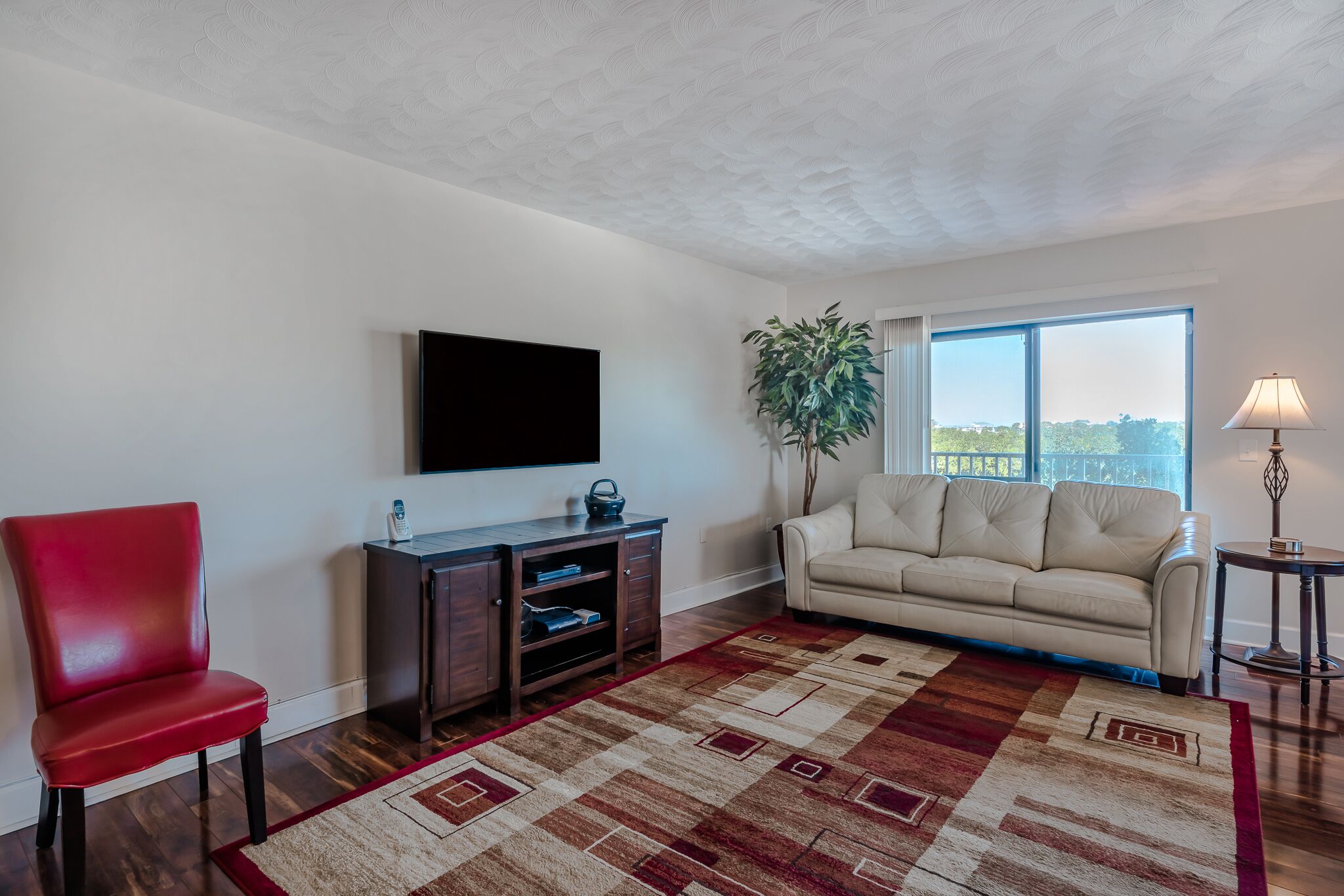 Bayshore Yacht & Tennis Club Luxury Condominiums