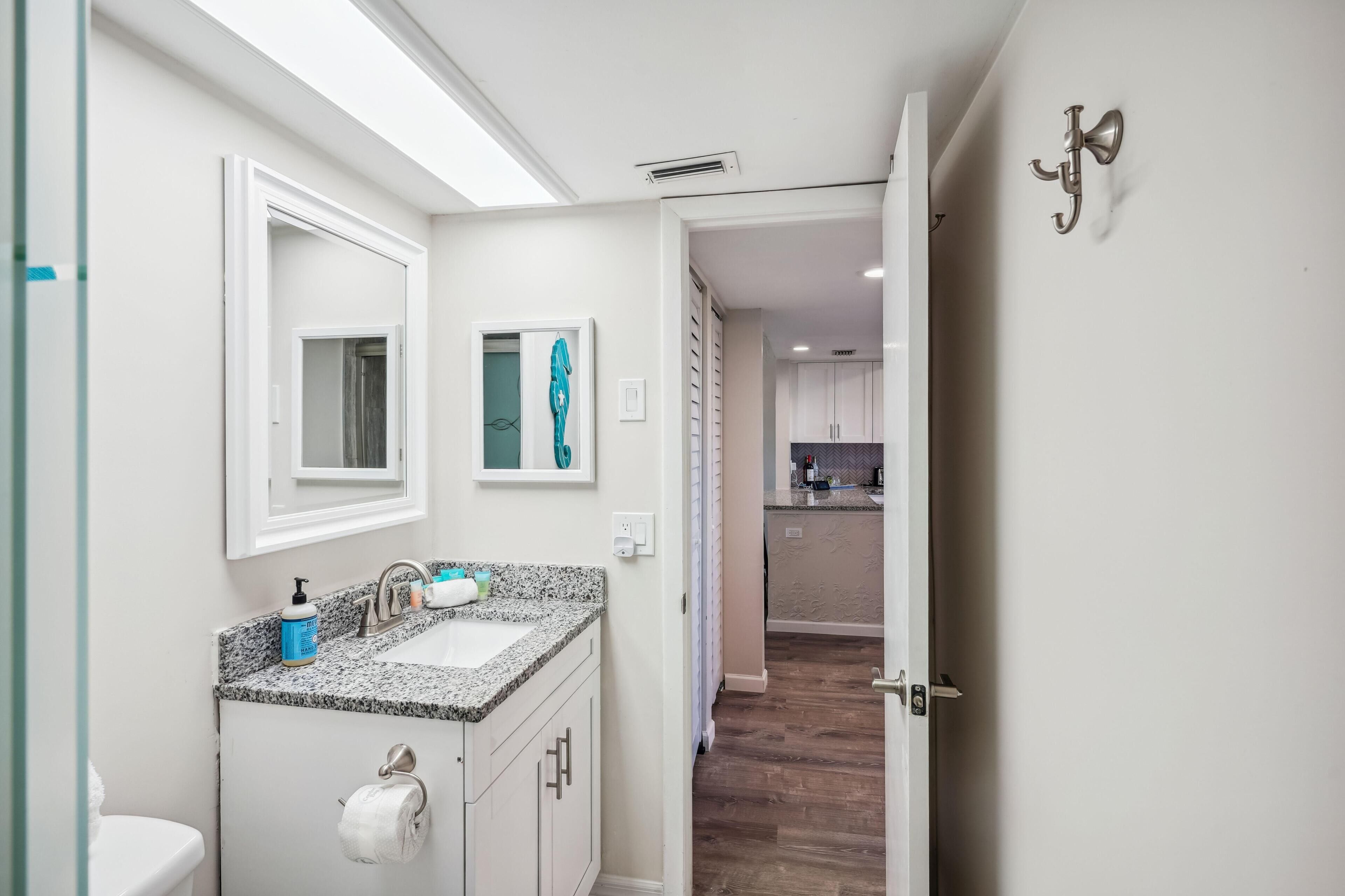 Bayshore Yacht & Tennis Club Luxury Condominiums
