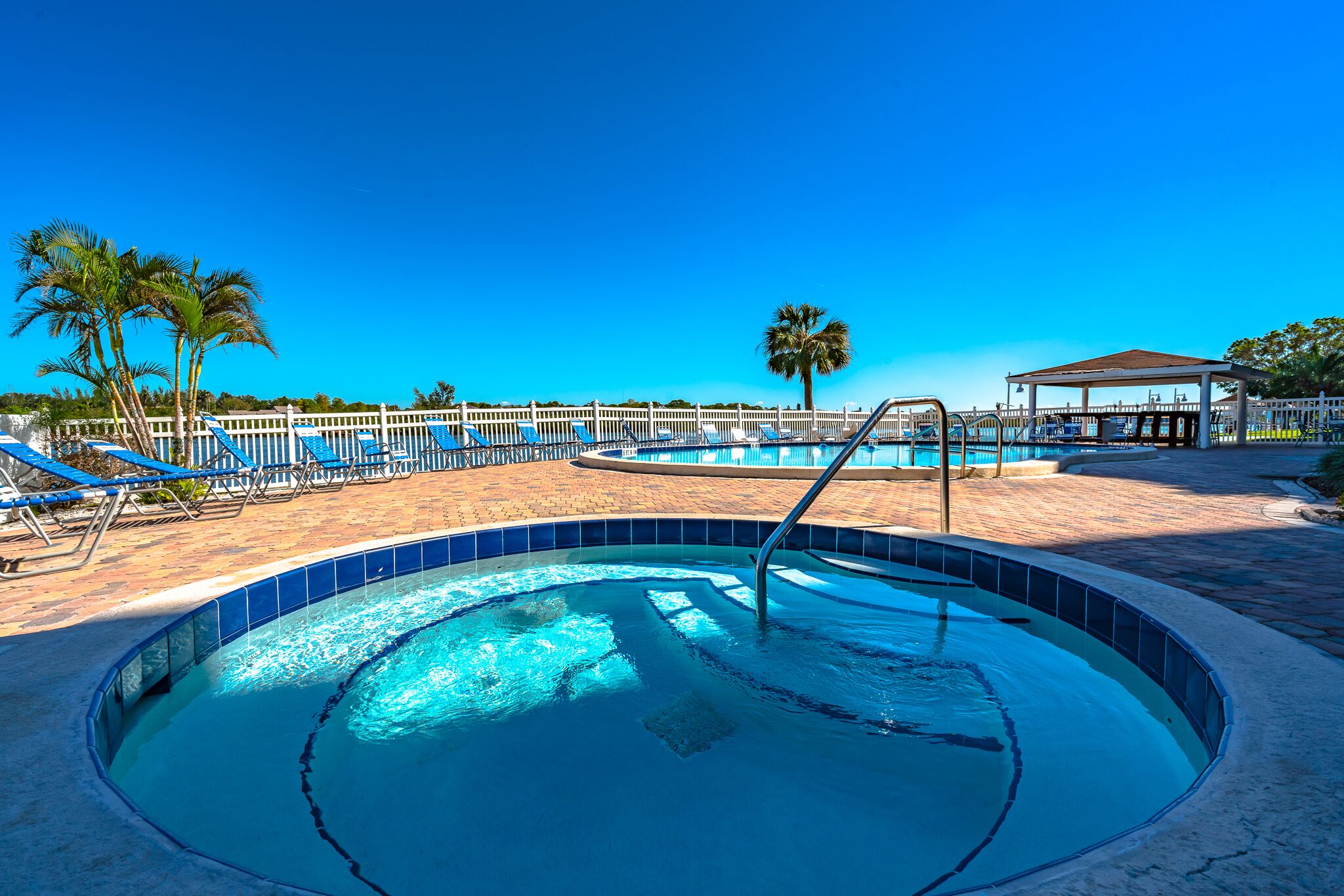 Bayshore Yacht & Tennis Club Luxury Condominiums