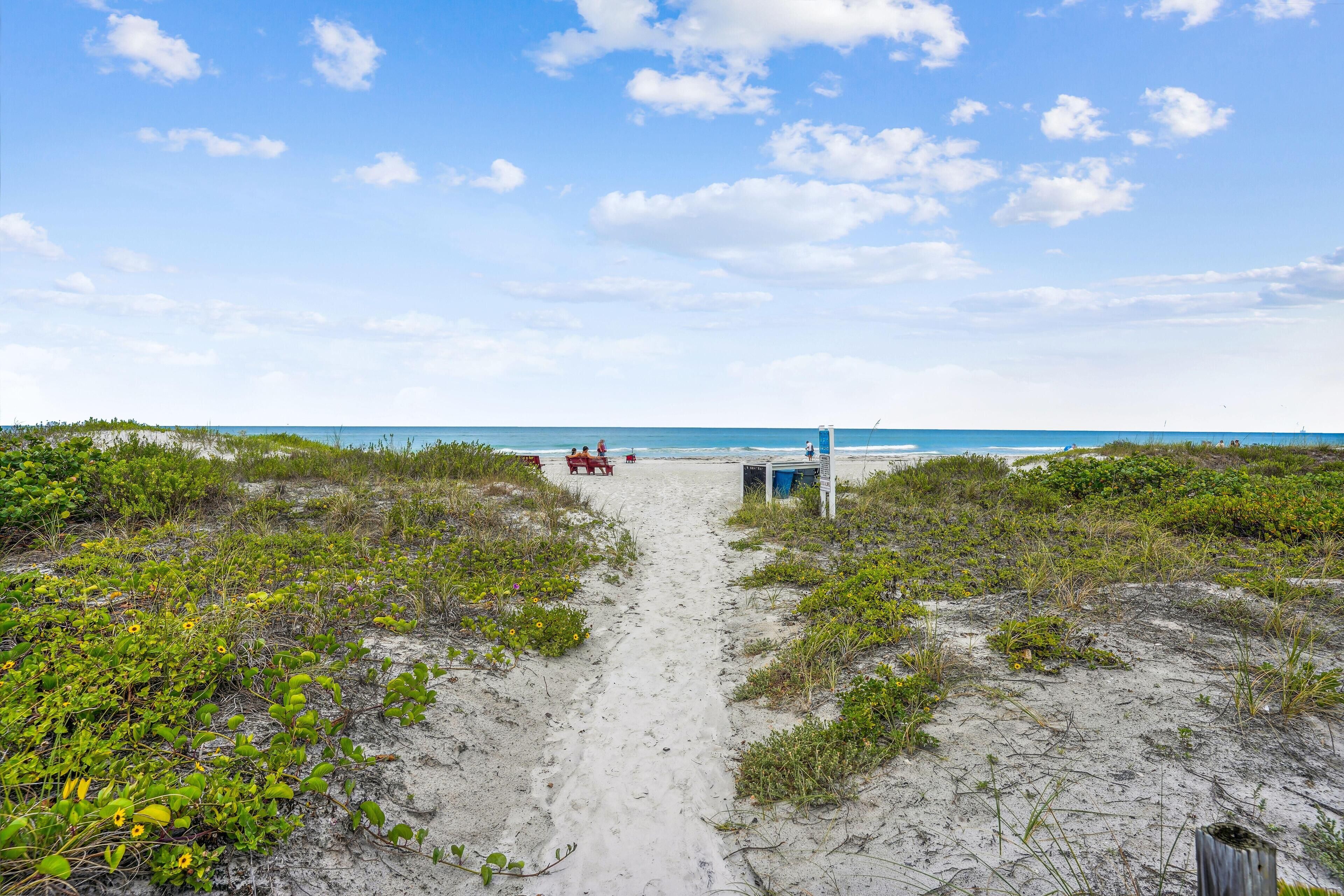 Bayshore Yacht & Tennis Club Luxury Condominiums