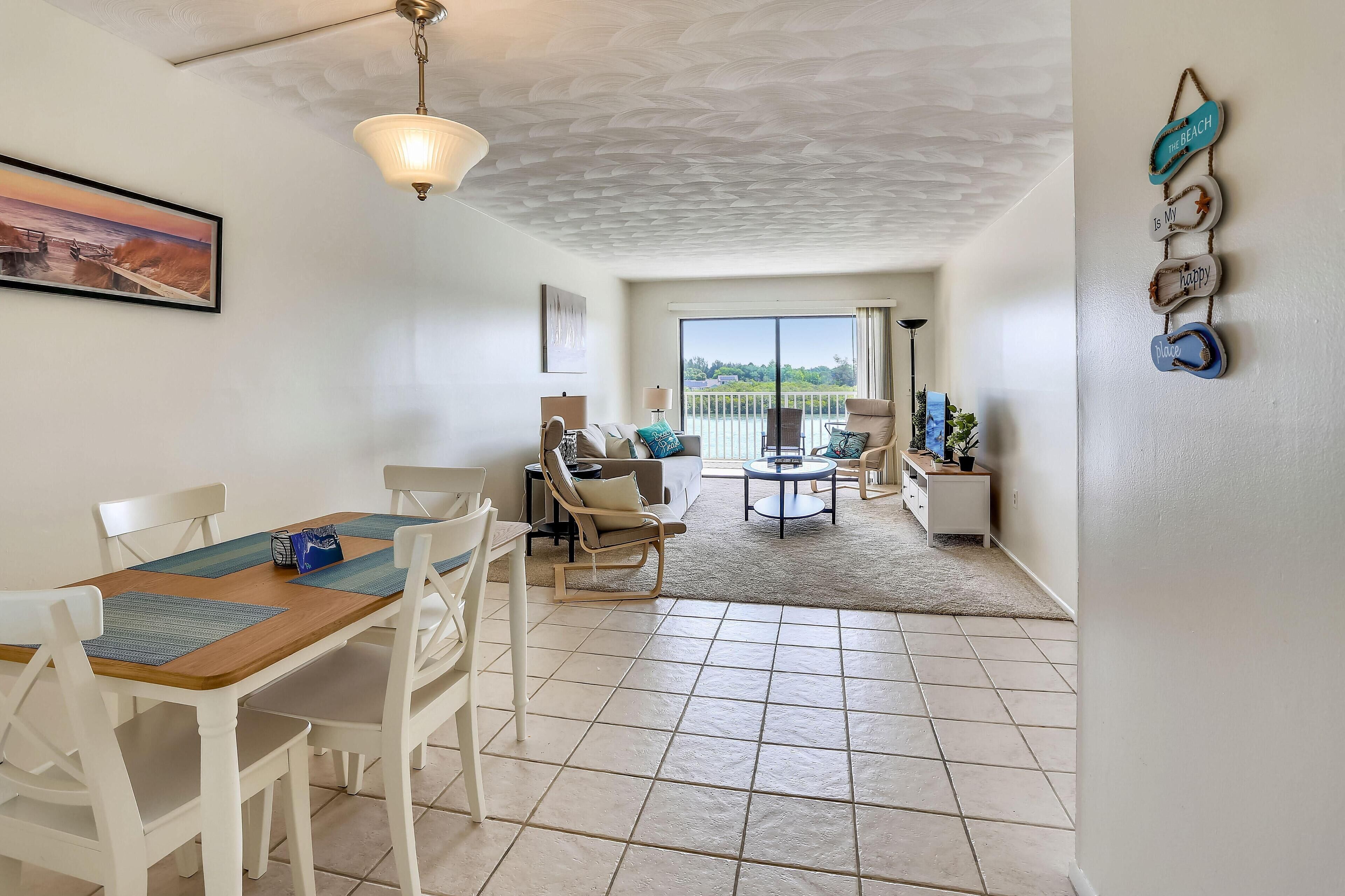 Bayshore Yacht & Tennis Club Luxury Condominiums