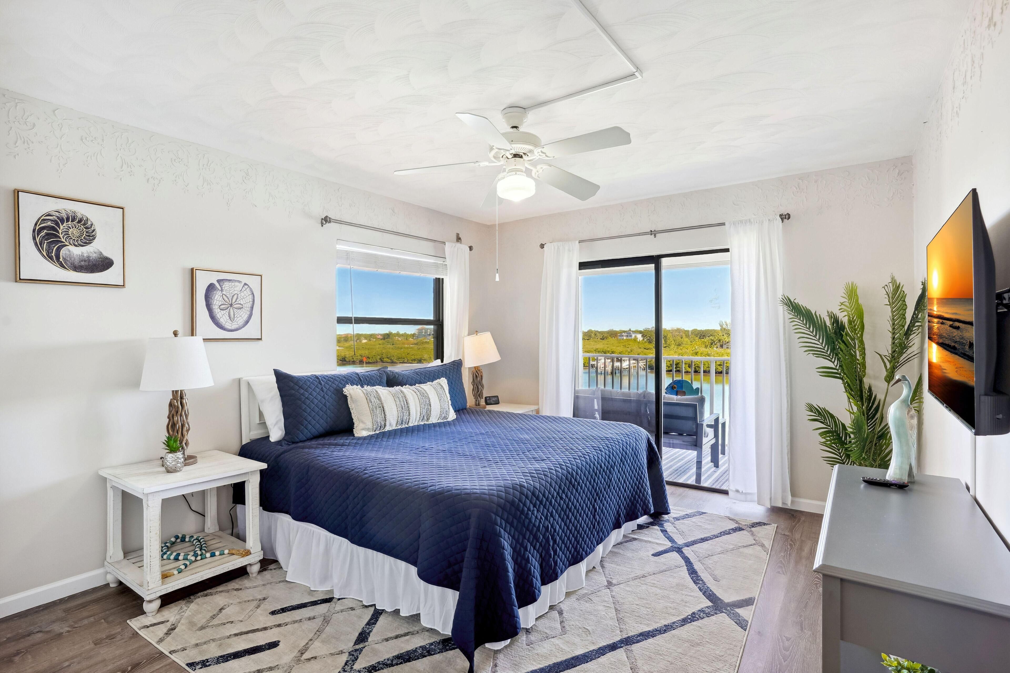 Bayshore Yacht & Tennis Club Luxury Condominiums