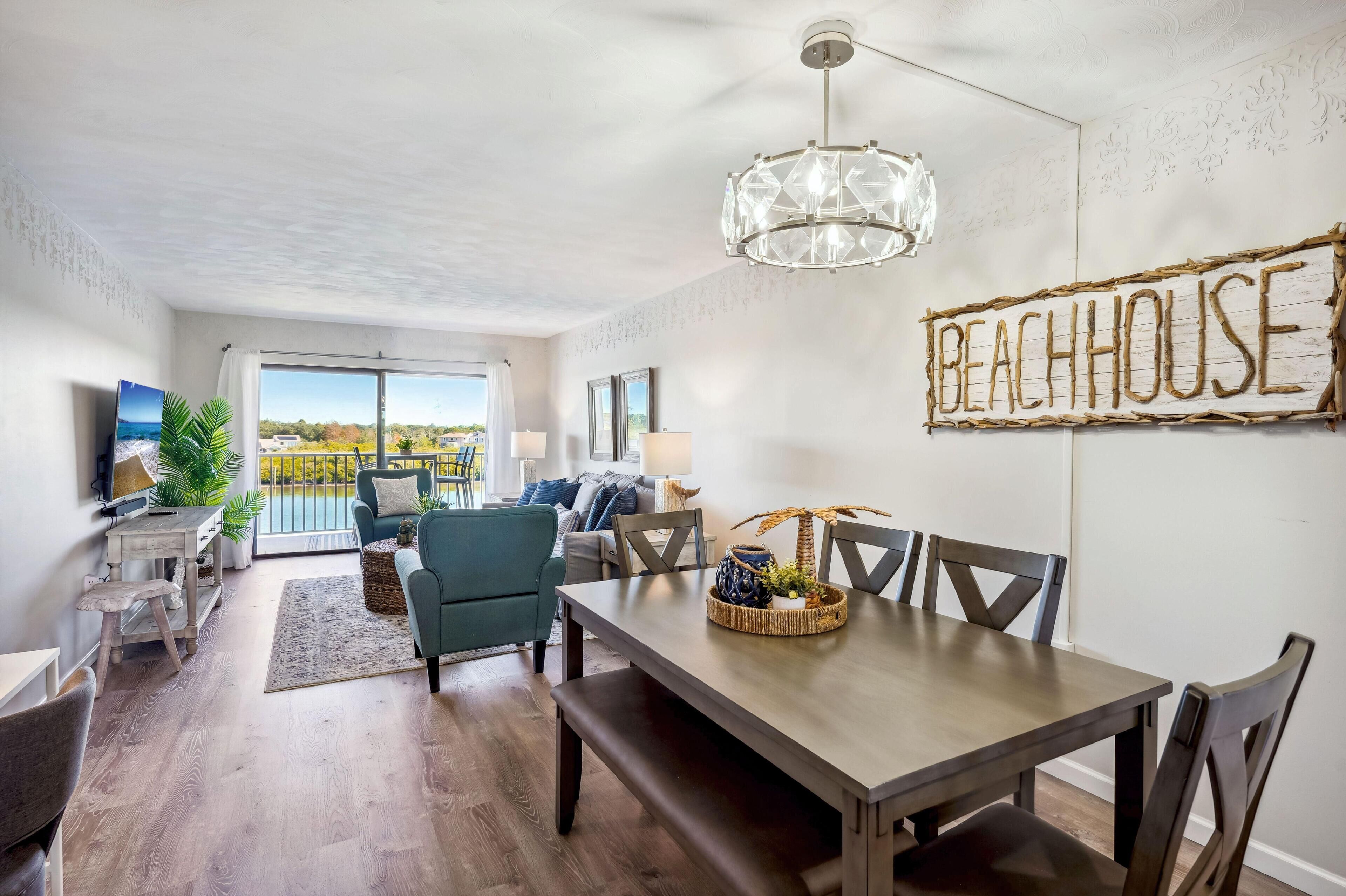 Bayshore Yacht & Tennis Club Luxury Condominiums