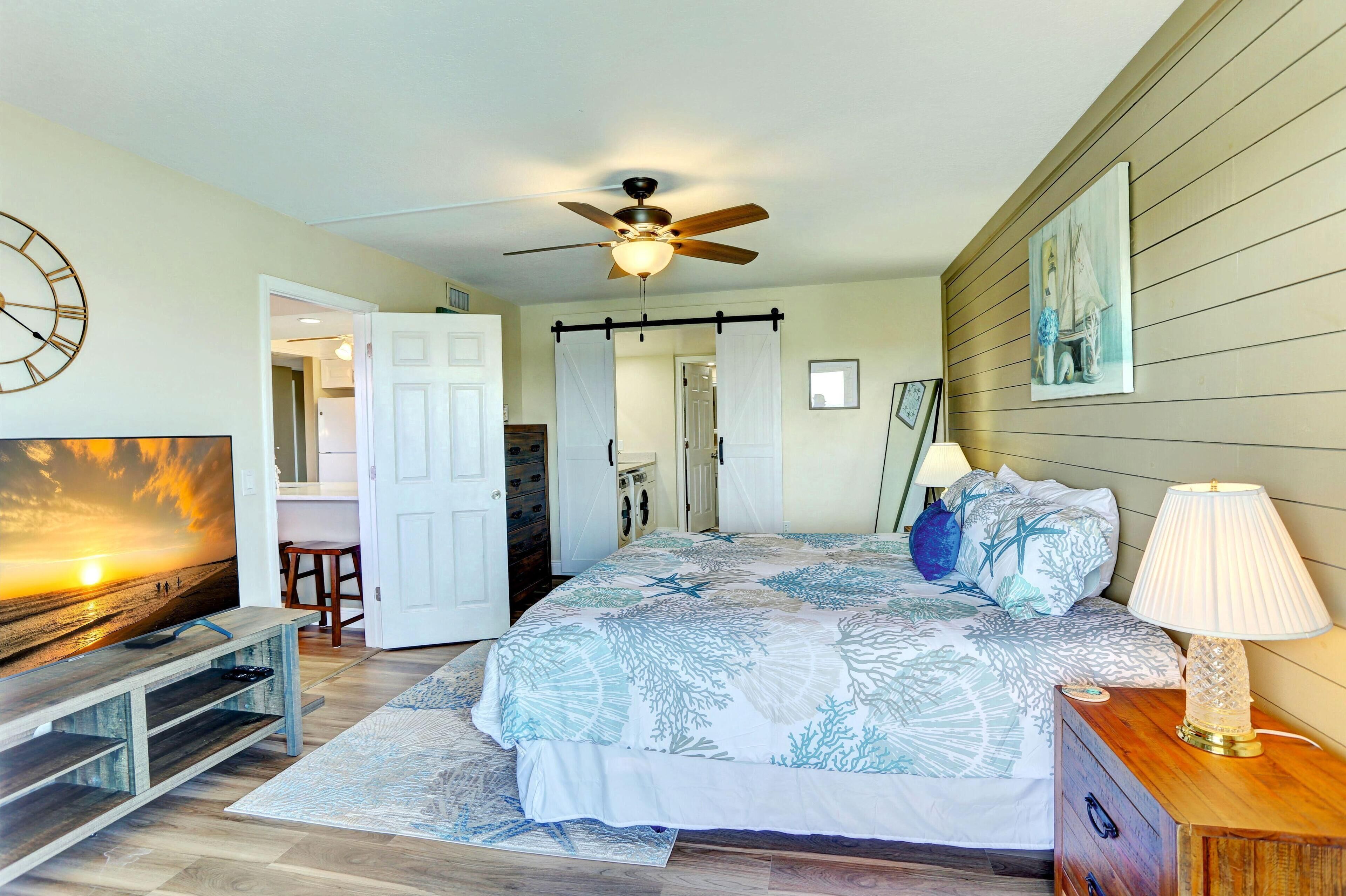 Bayshore Yacht & Tennis Club Luxury Condominiums