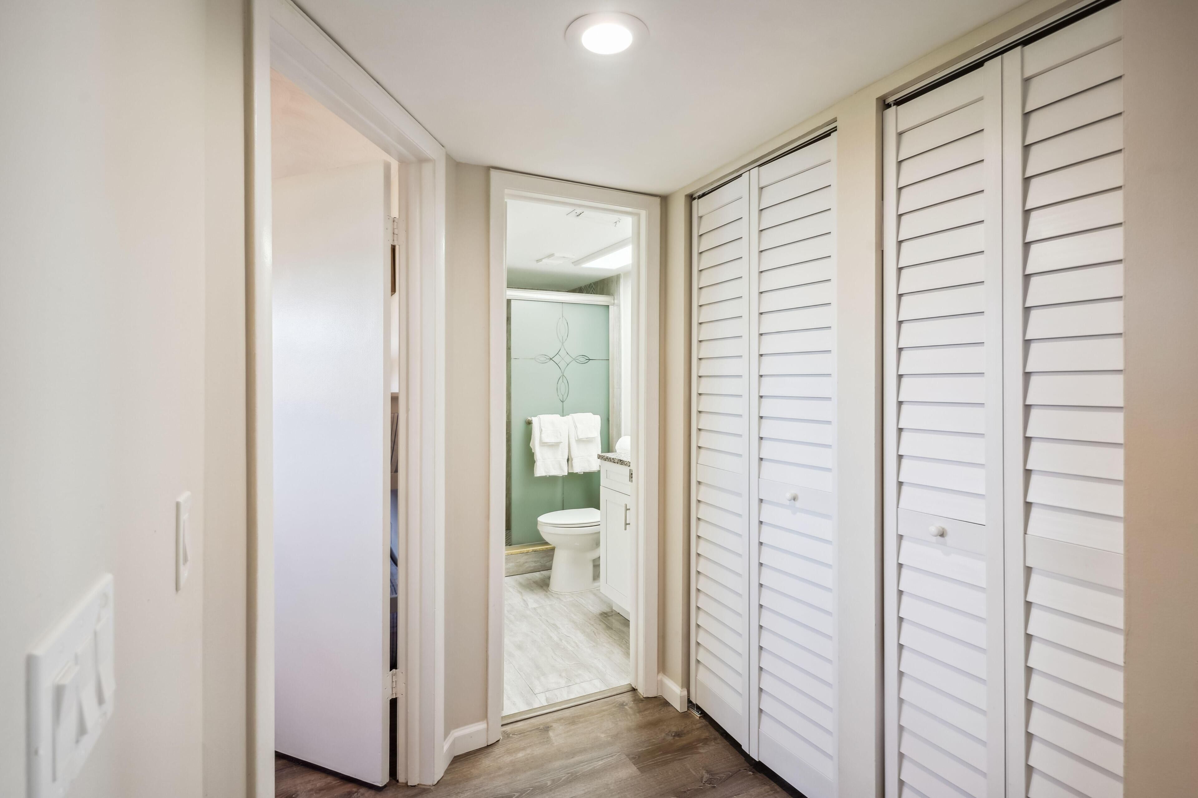 Bayshore Yacht & Tennis Club Luxury Condominiums
