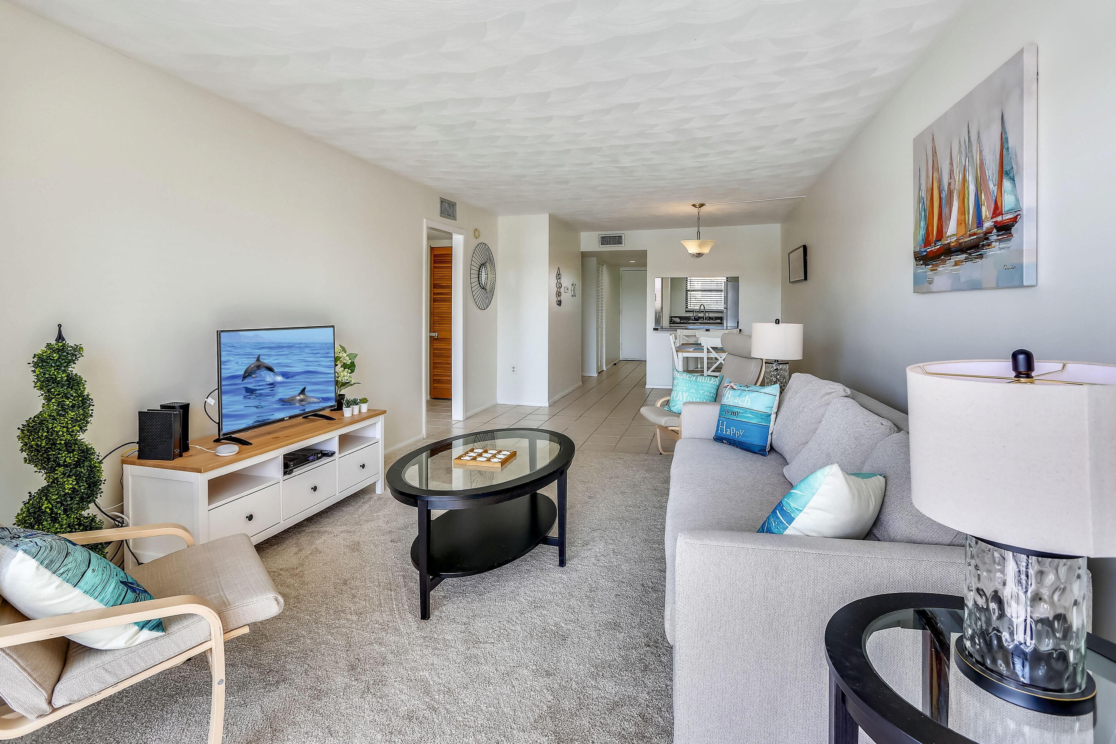 Bayshore Yacht & Tennis Club Luxury Condominiums