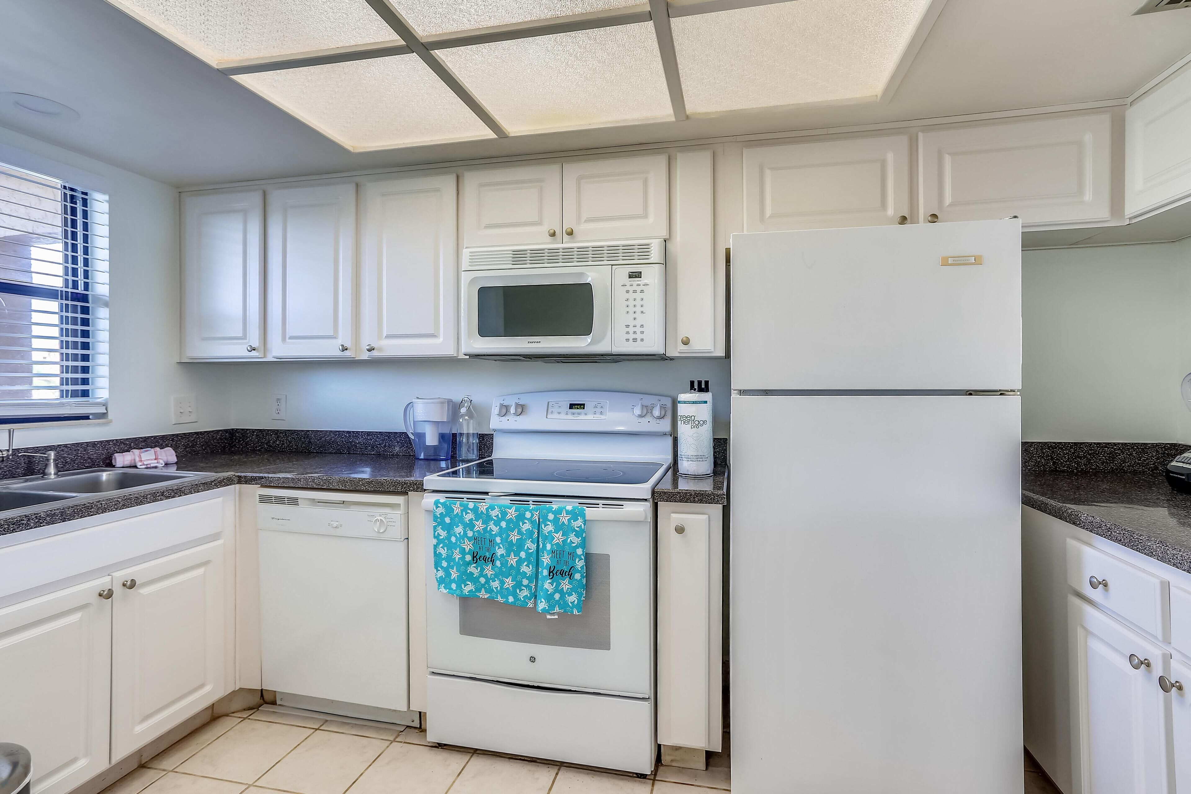 Bayshore Yacht & Tennis Club Luxury Condominiums